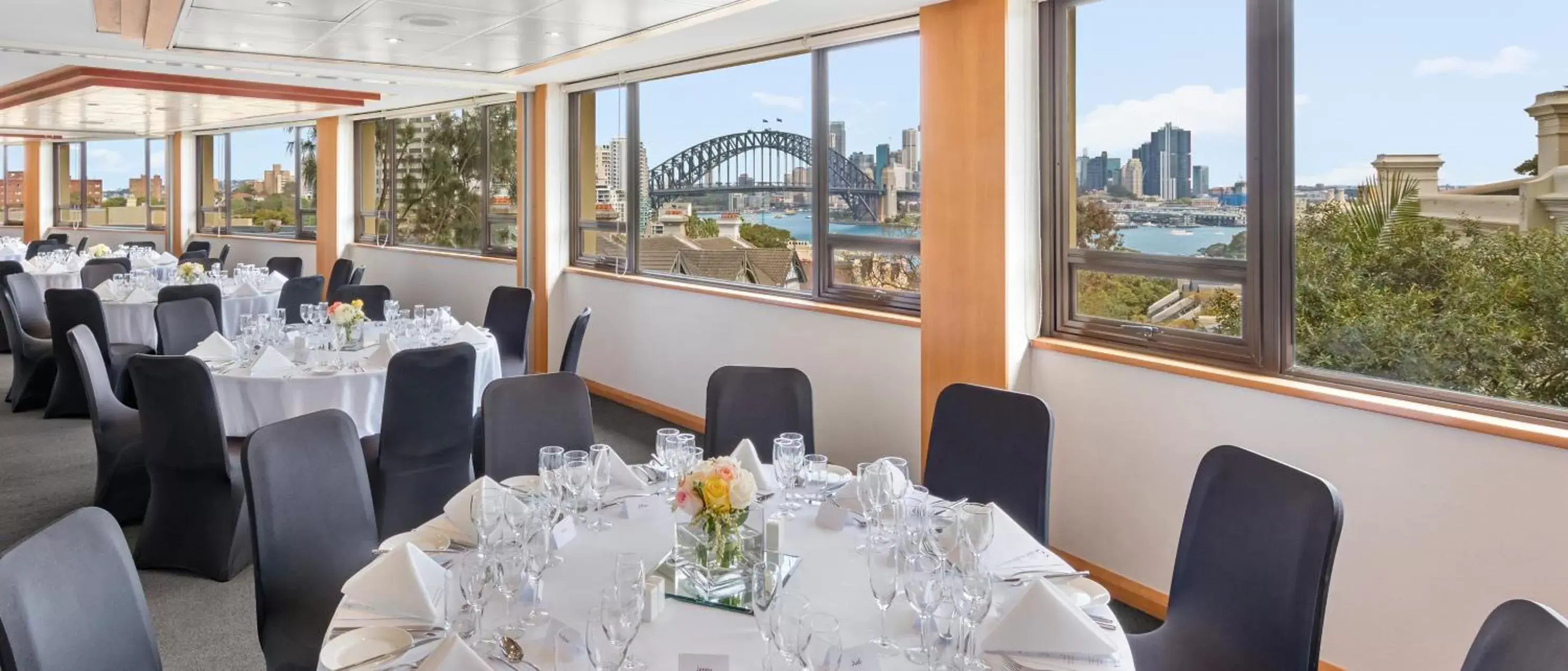 Meeting/conference room, Restaurant/Places to Eat in View Sydney