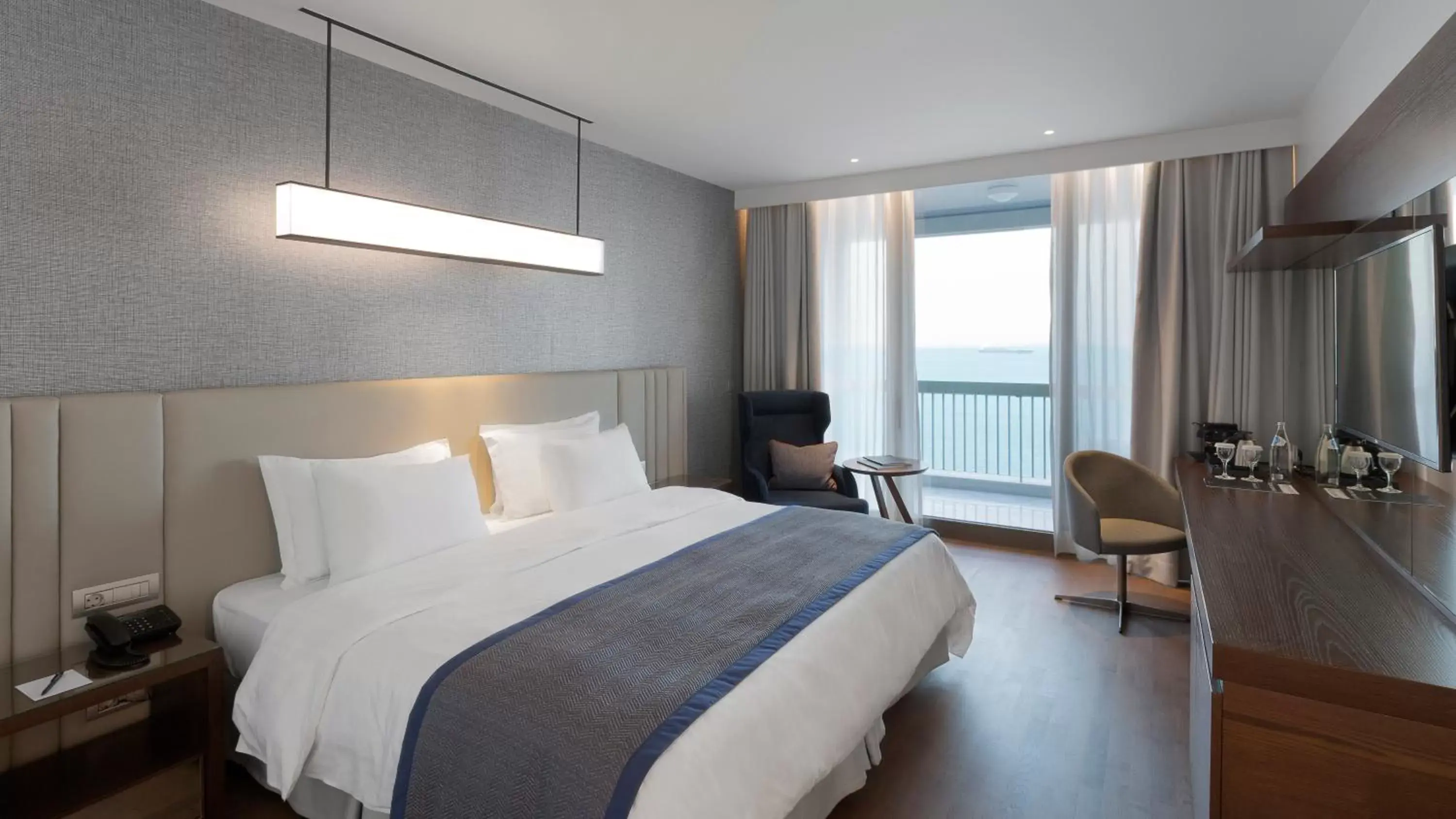 Bedroom, Bed in Makedonia Palace