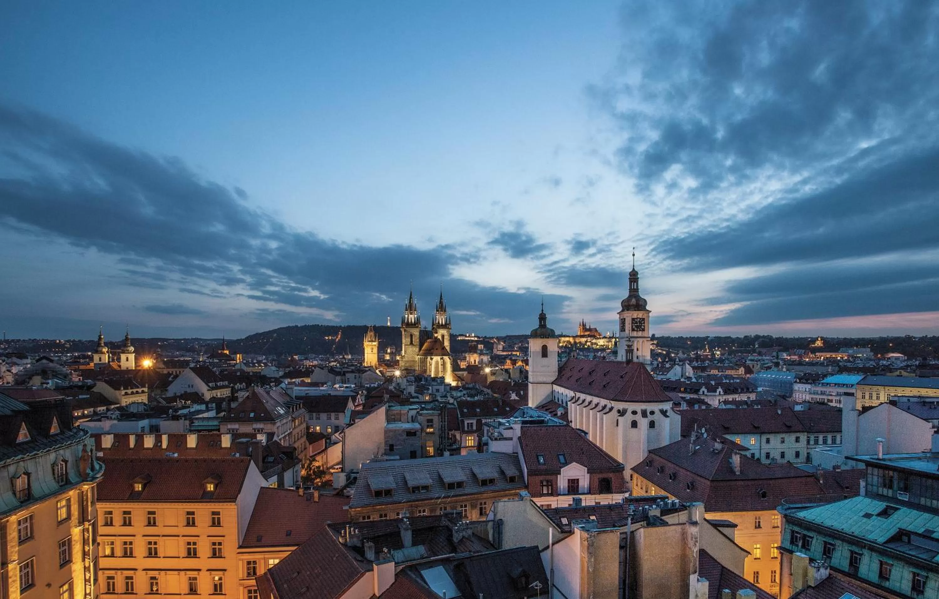 Night in Hotel Paris Prague