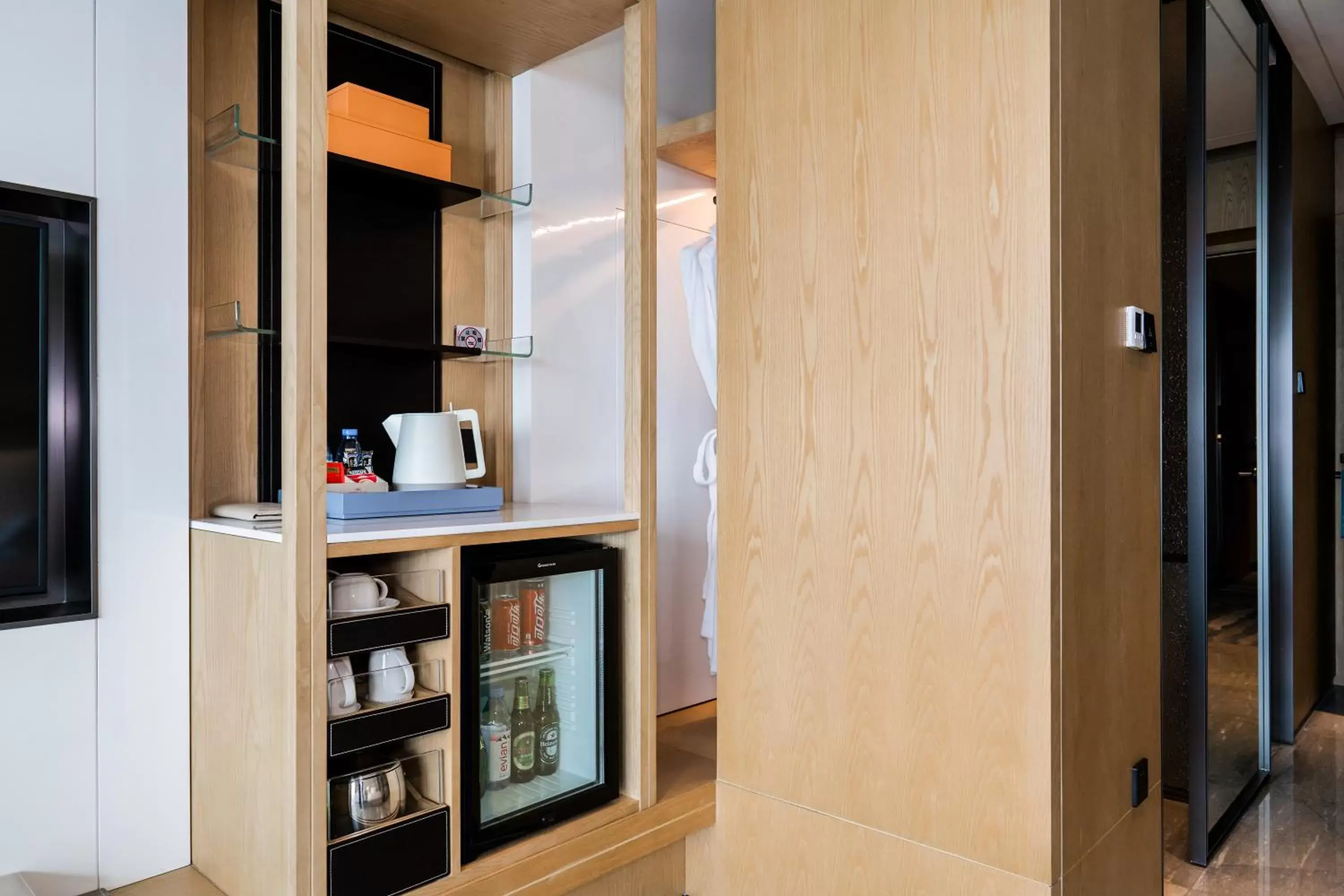 Property building in Crowne Plaza Shenzhen Nanshan by IHG Property building in Crowne Plaza Shenzhen Nanshan by IHG