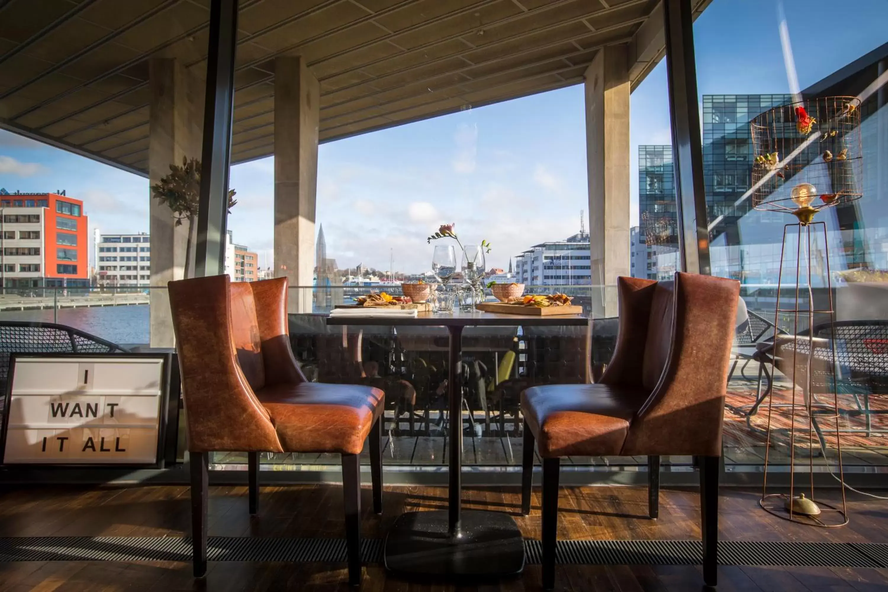 Restaurant/places to eat in Radisson Blu Riverside Hotel Restaurant/places to eat in Radisson Blu Riverside Hotel