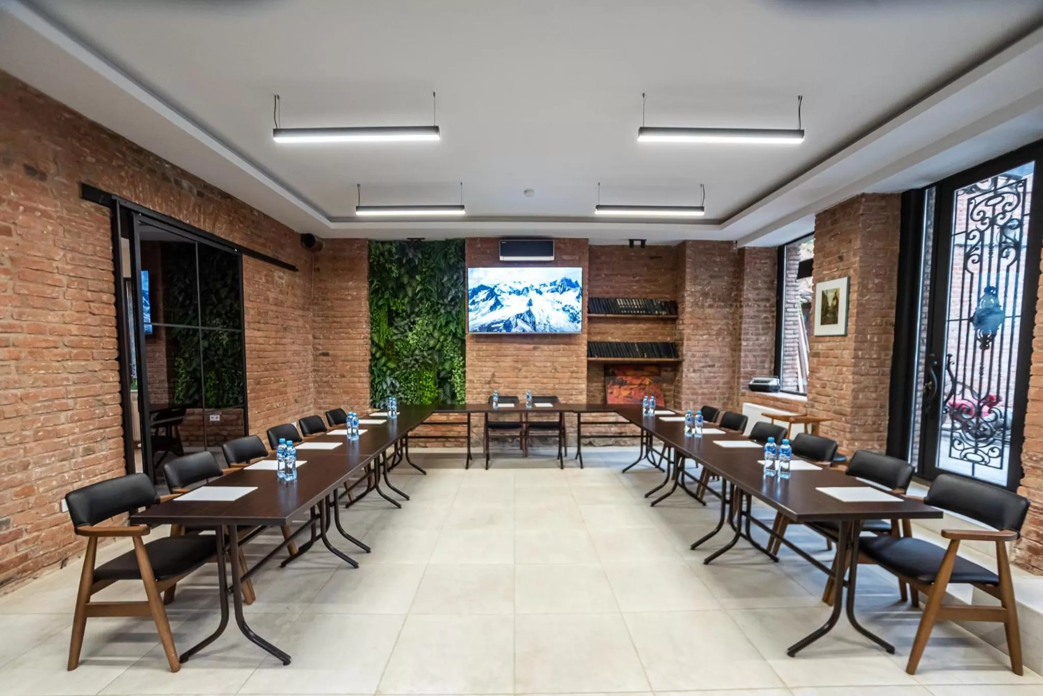 Business facilities in Tiflis Hotel