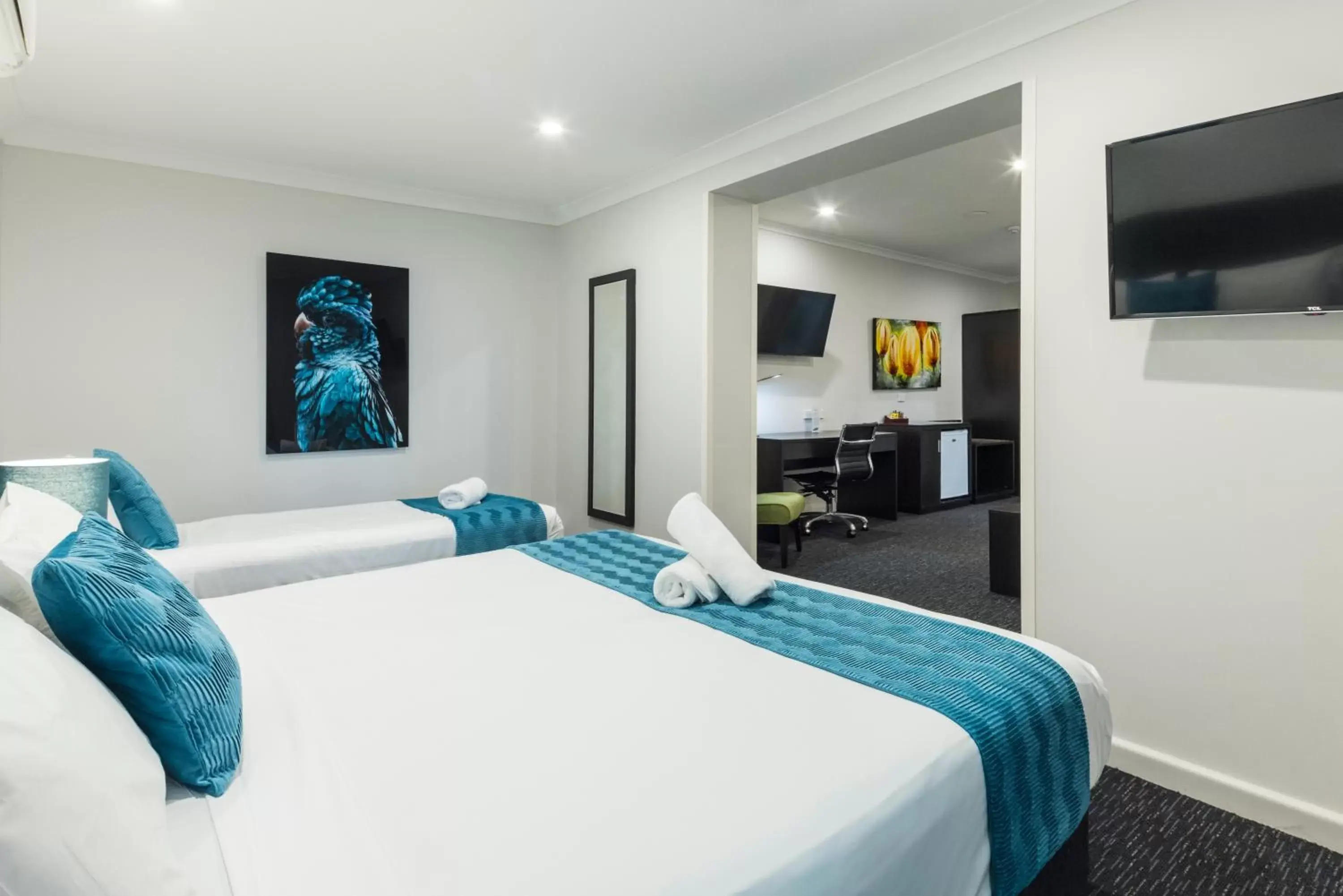 TV and multimedia, Bed in The Abbott Boutique Hotel