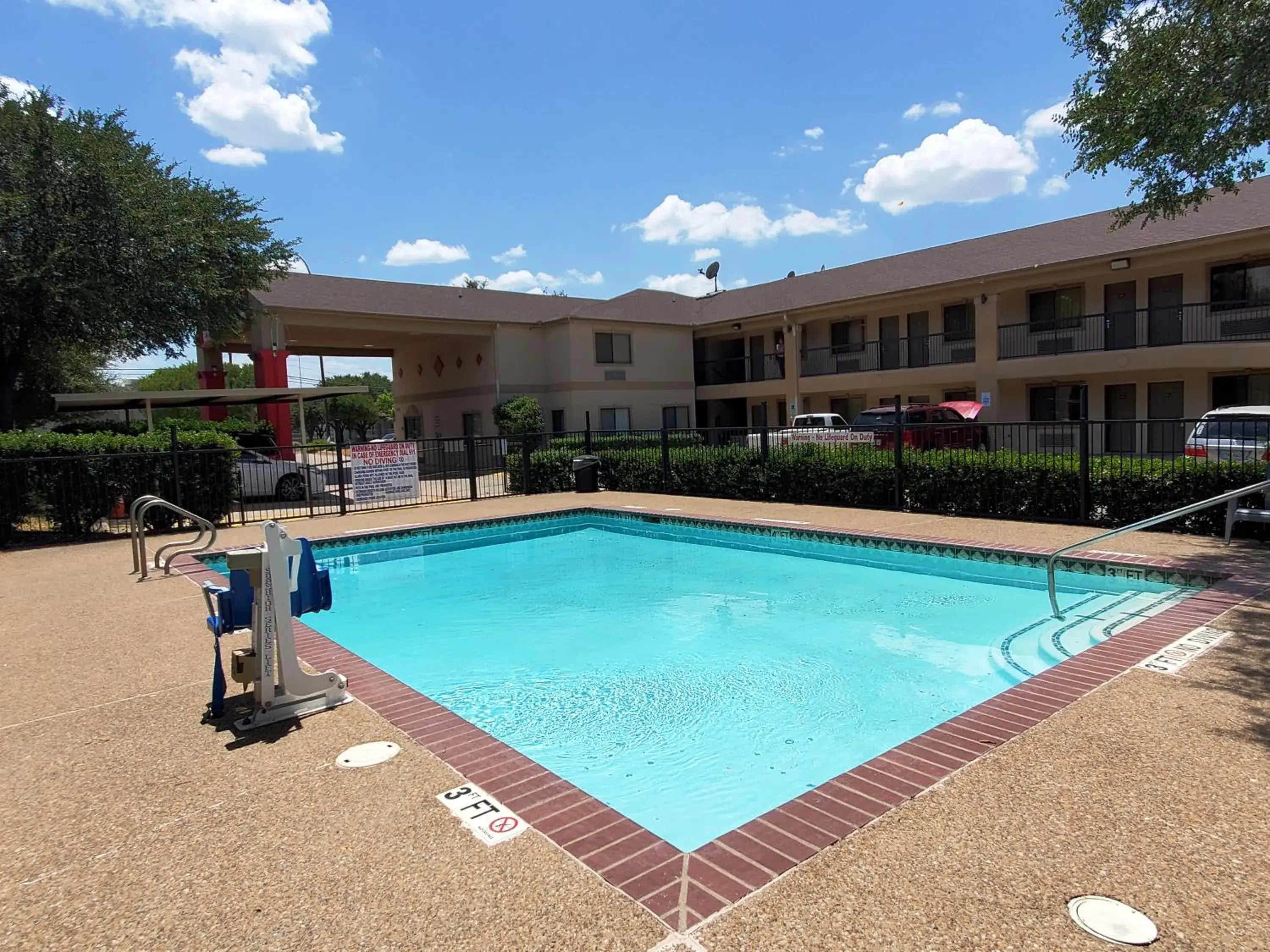 Property building, Swimming Pool in Highland Inn