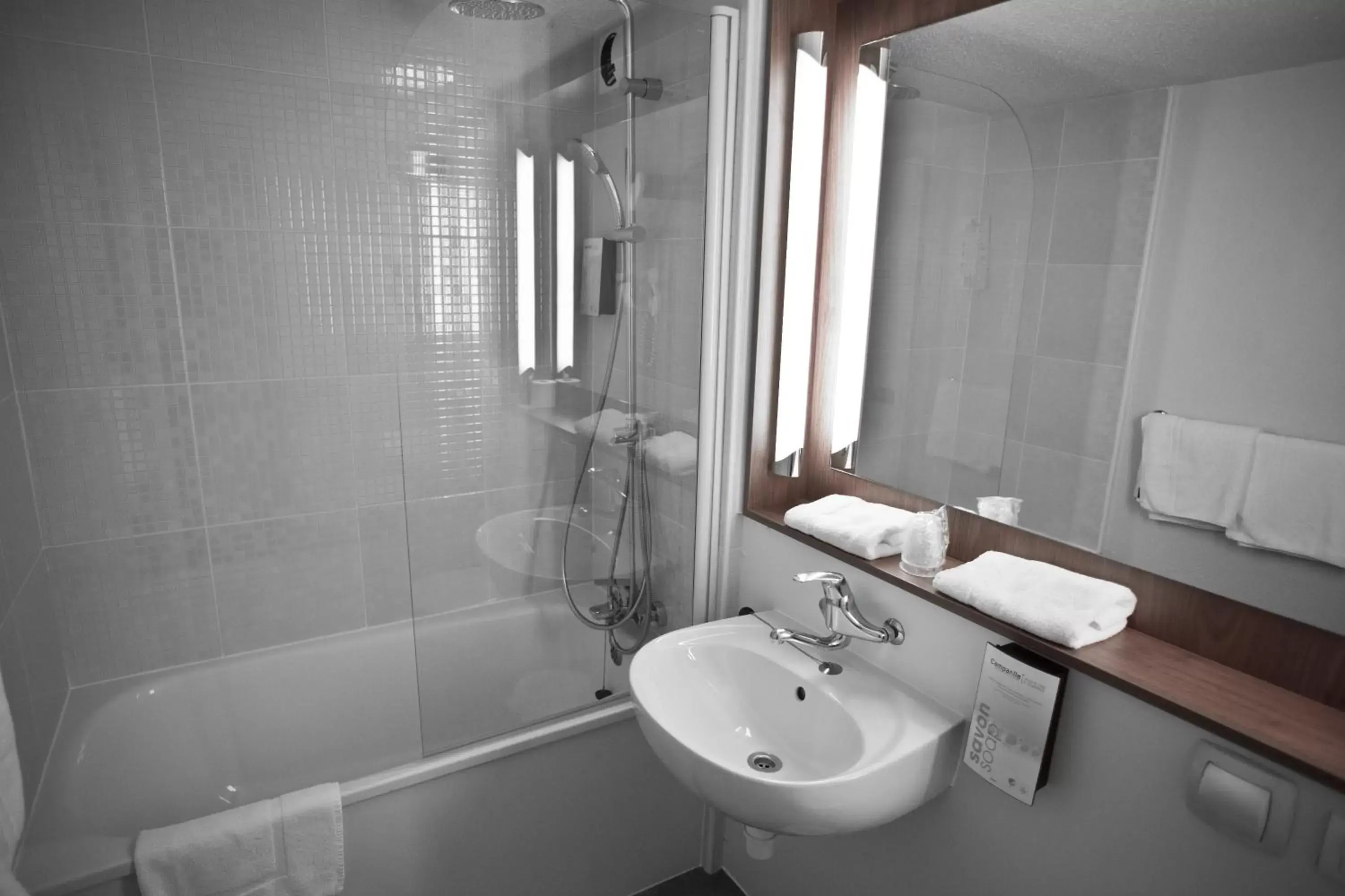 Shower, Bathroom in Campanile Melun Sud - Dammarie les Lys