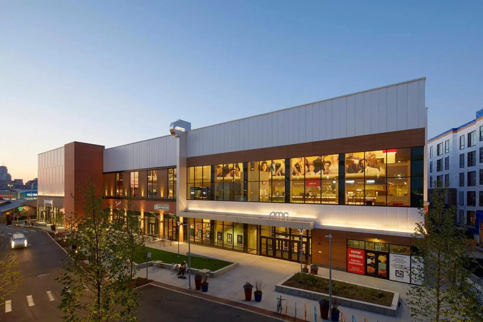 Restaurant/places to eat in Holiday Inn Express Boston by IHG Restaurant/places to eat in Holiday Inn Express Boston by IHG