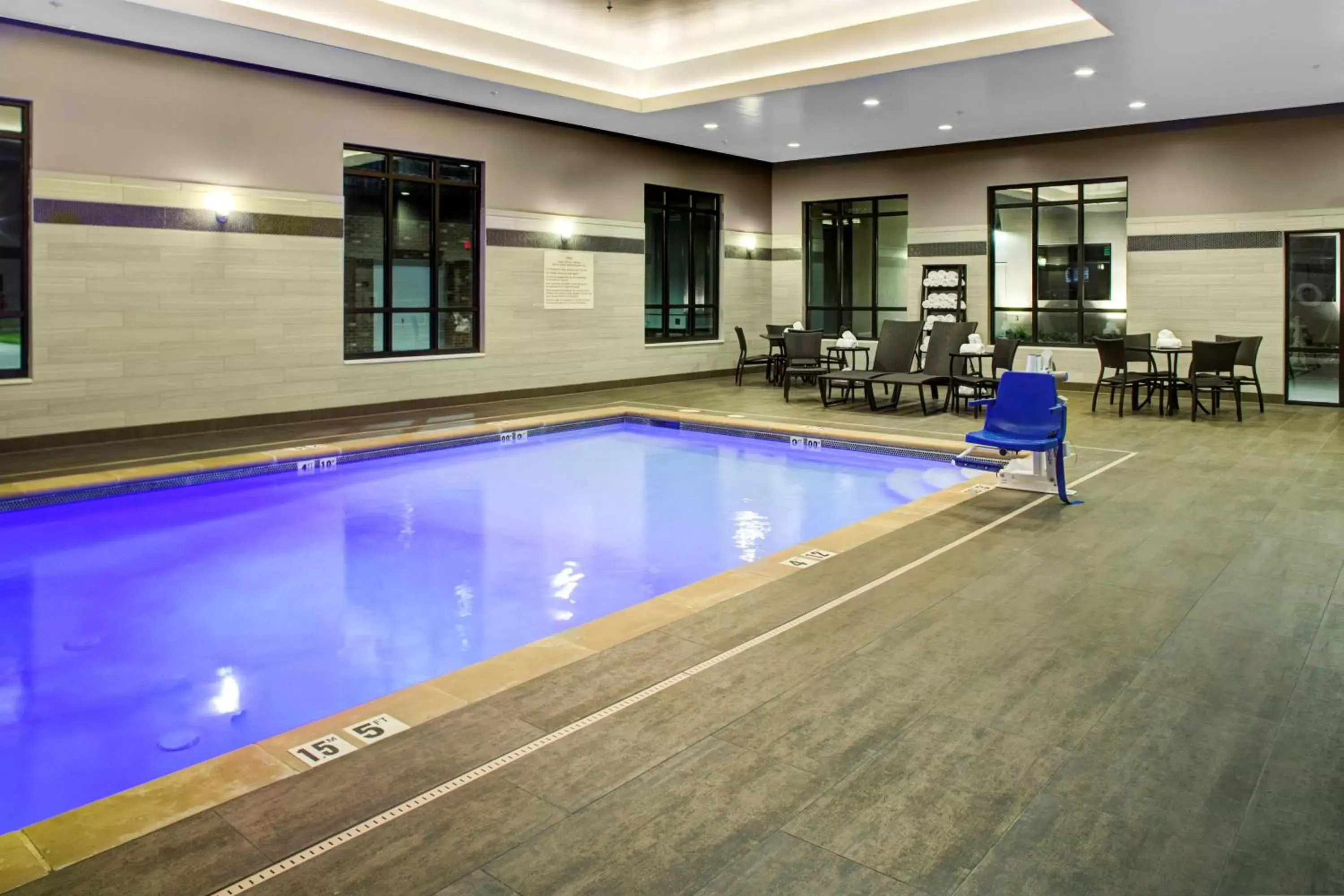 Pool view, Swimming Pool in Hampton Inn & Suites Pittsburg Kansas Crossing