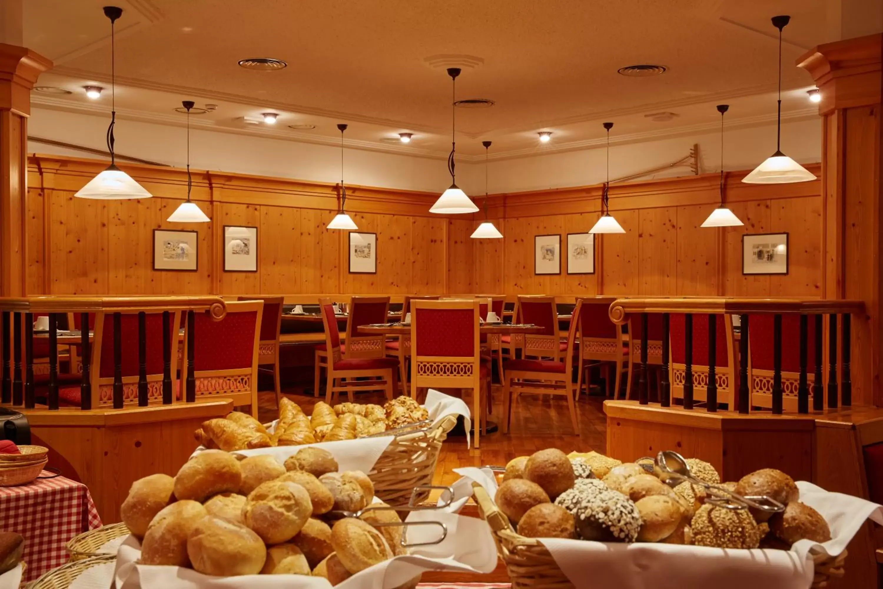 Restaurant/places to eat in H+ Hotel & SPA Engelberg Restaurant/places to eat in H+ Hotel & SPA Engelberg