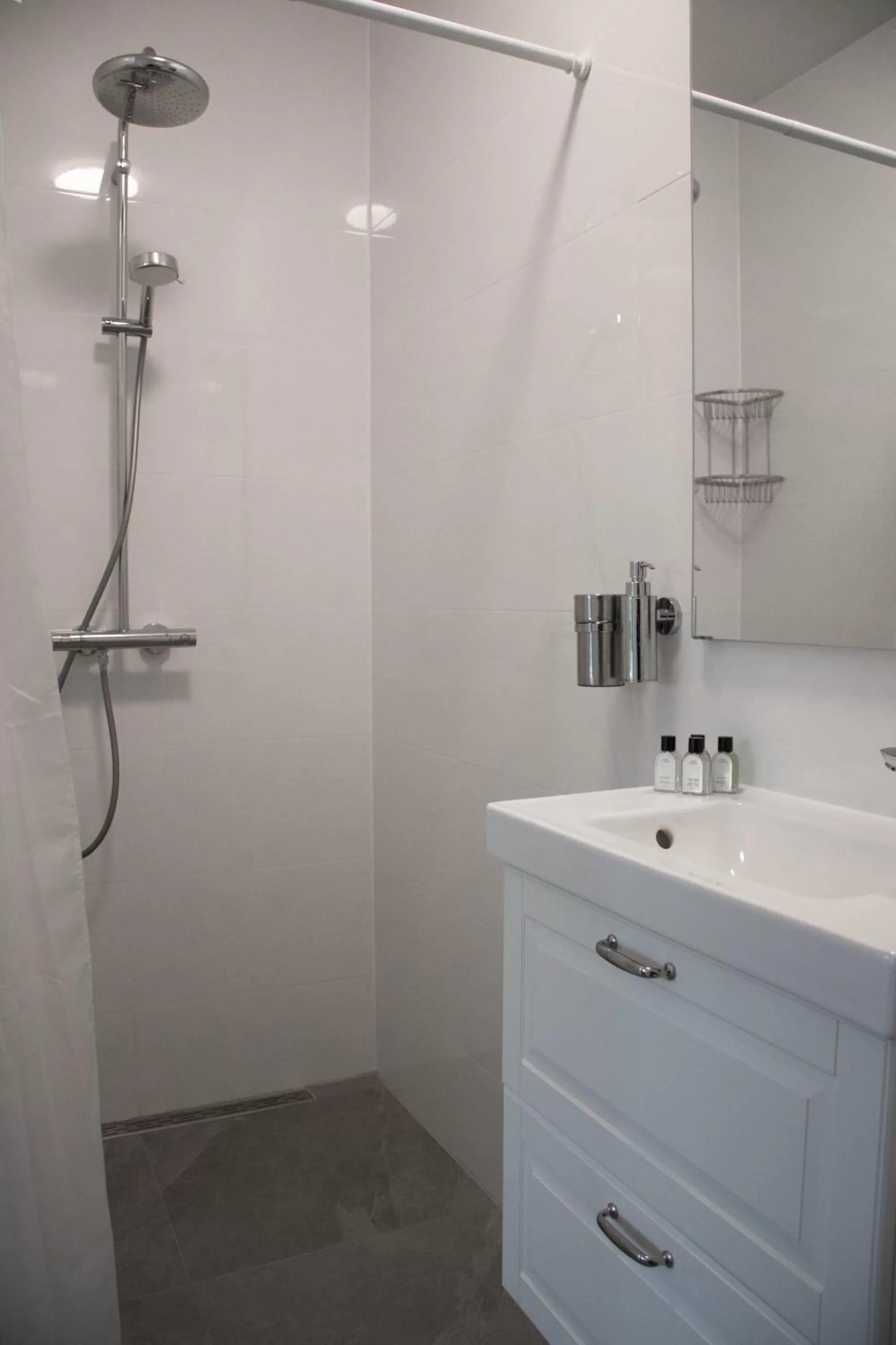 Bathroom in B&B Mondriaan