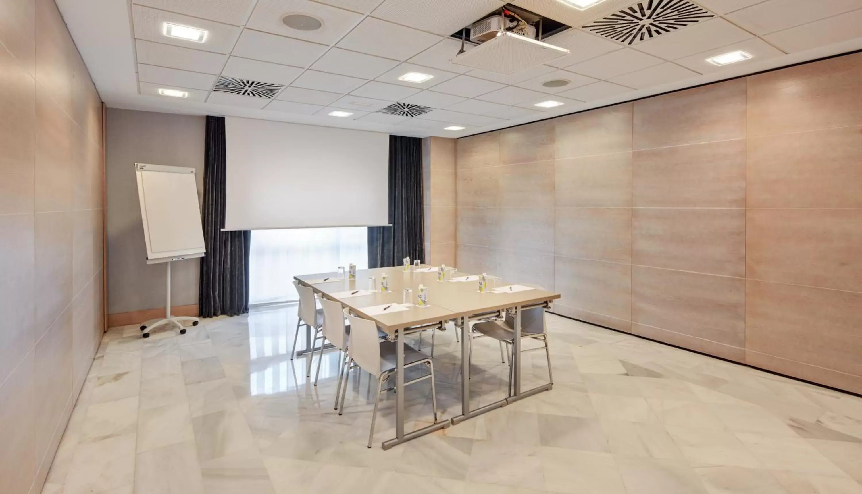 Meeting/conference room in Sercotel Amistad Murcia