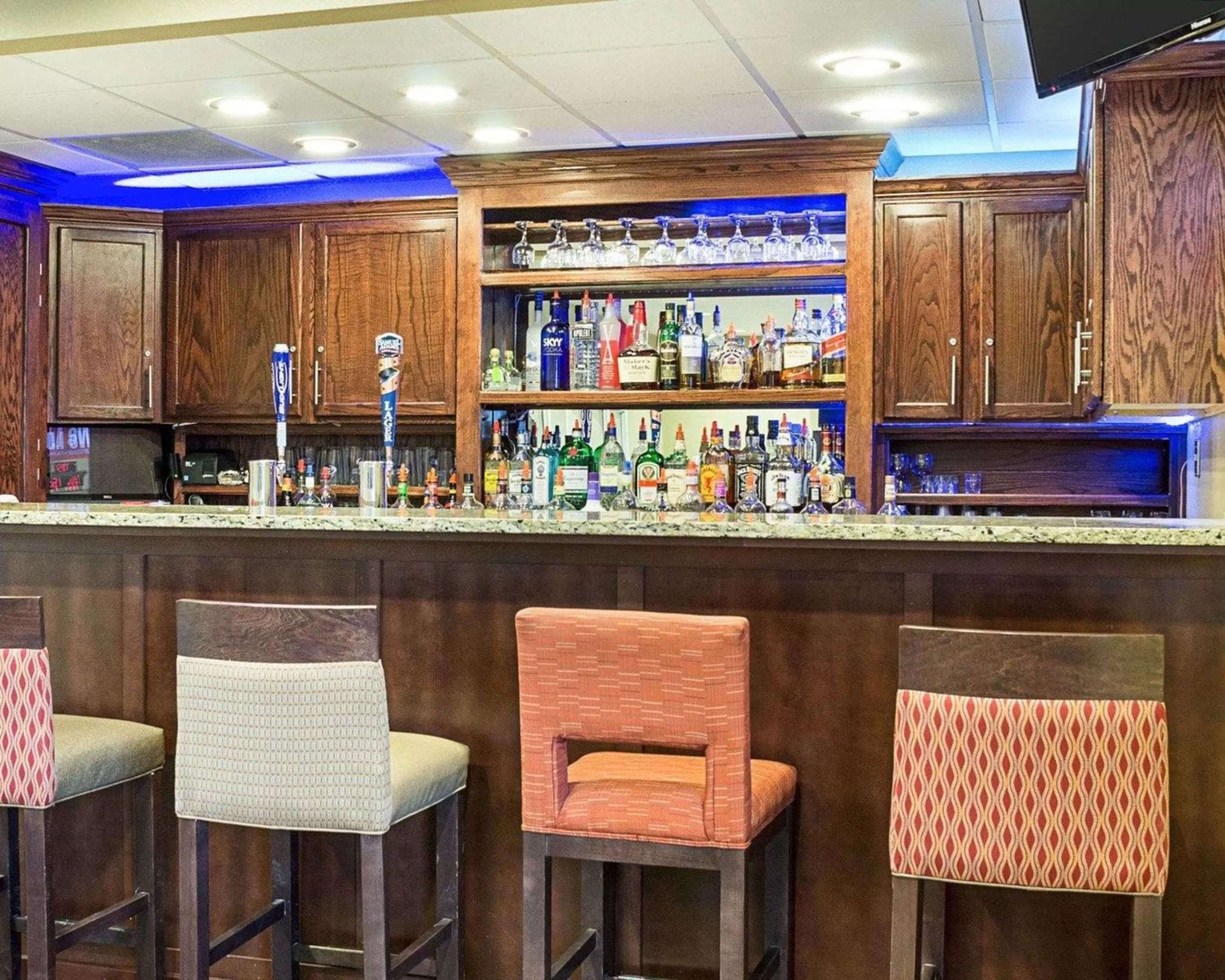 Lounge or bar in Comfort Suites Minot South