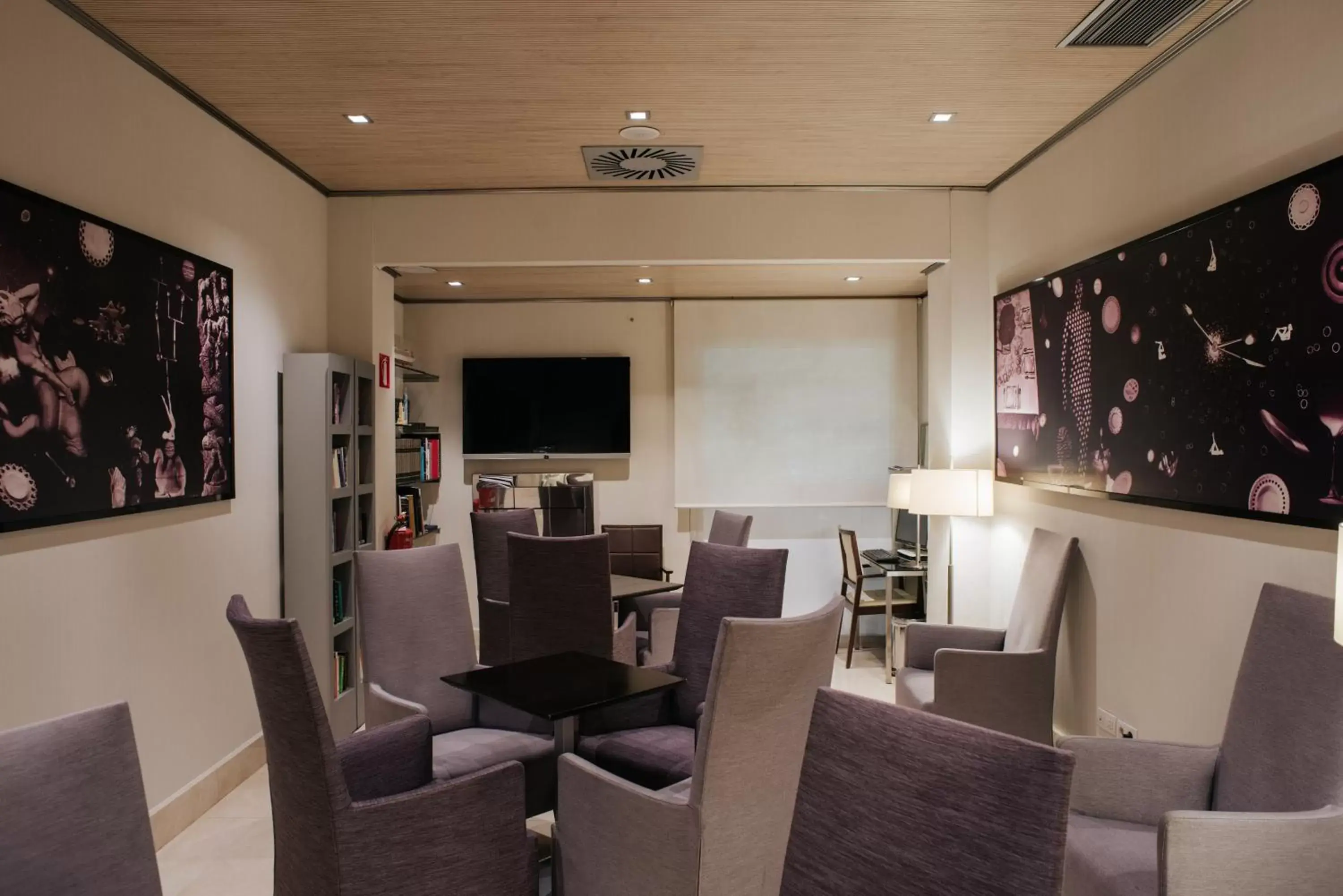 Communal lounge/ TV room in Hotel Neptuno