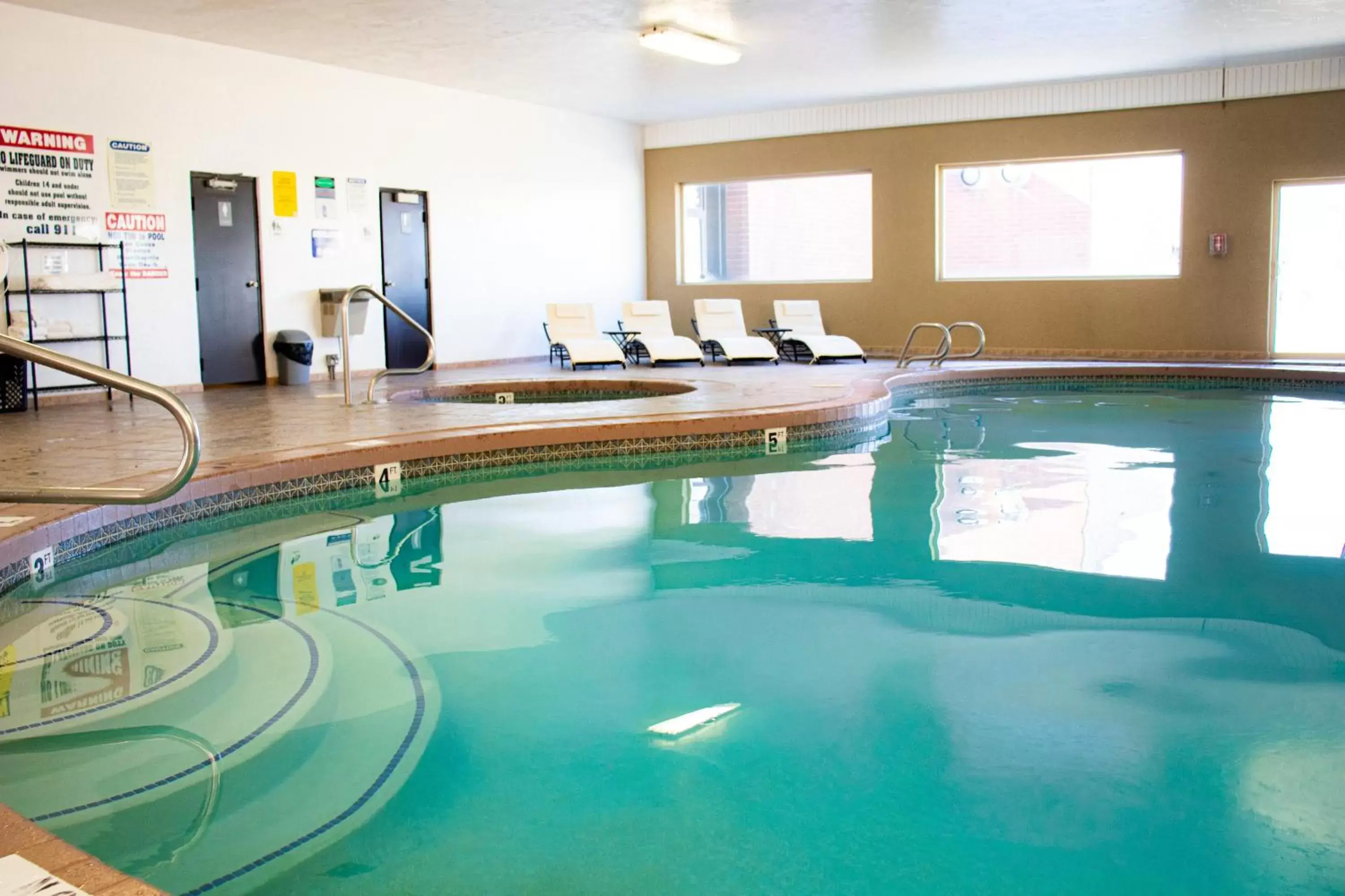 Swimming Pool in Quality Inn Vernal near Dinosaur National Monument