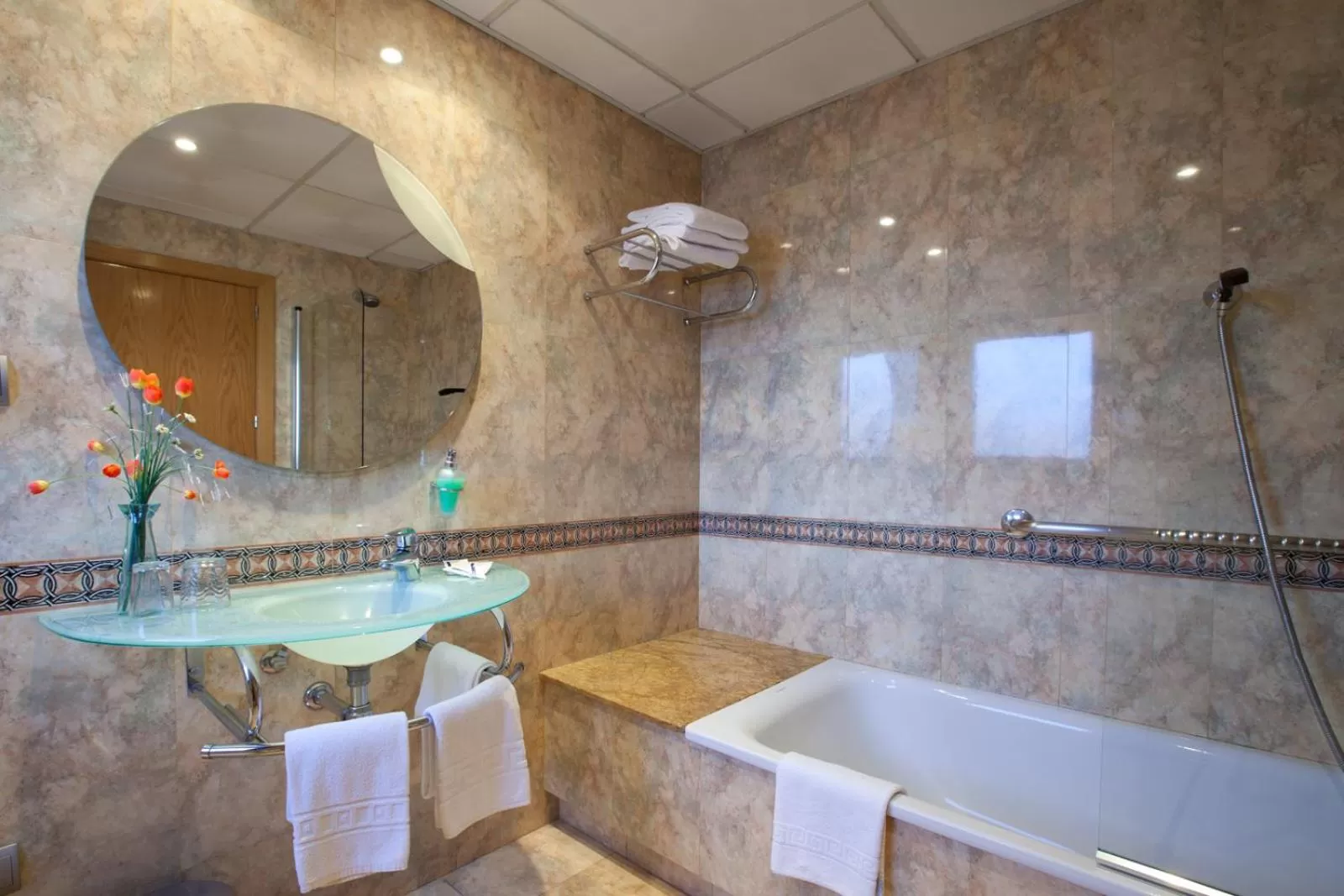 Bathroom in Hotel Galaico