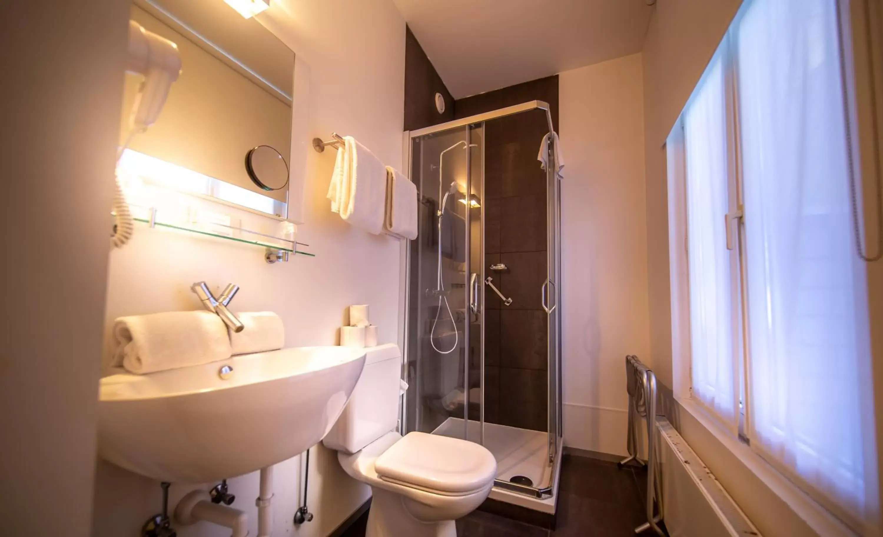 Bathroom in Hotel Saint Sauveur by WP Hotels