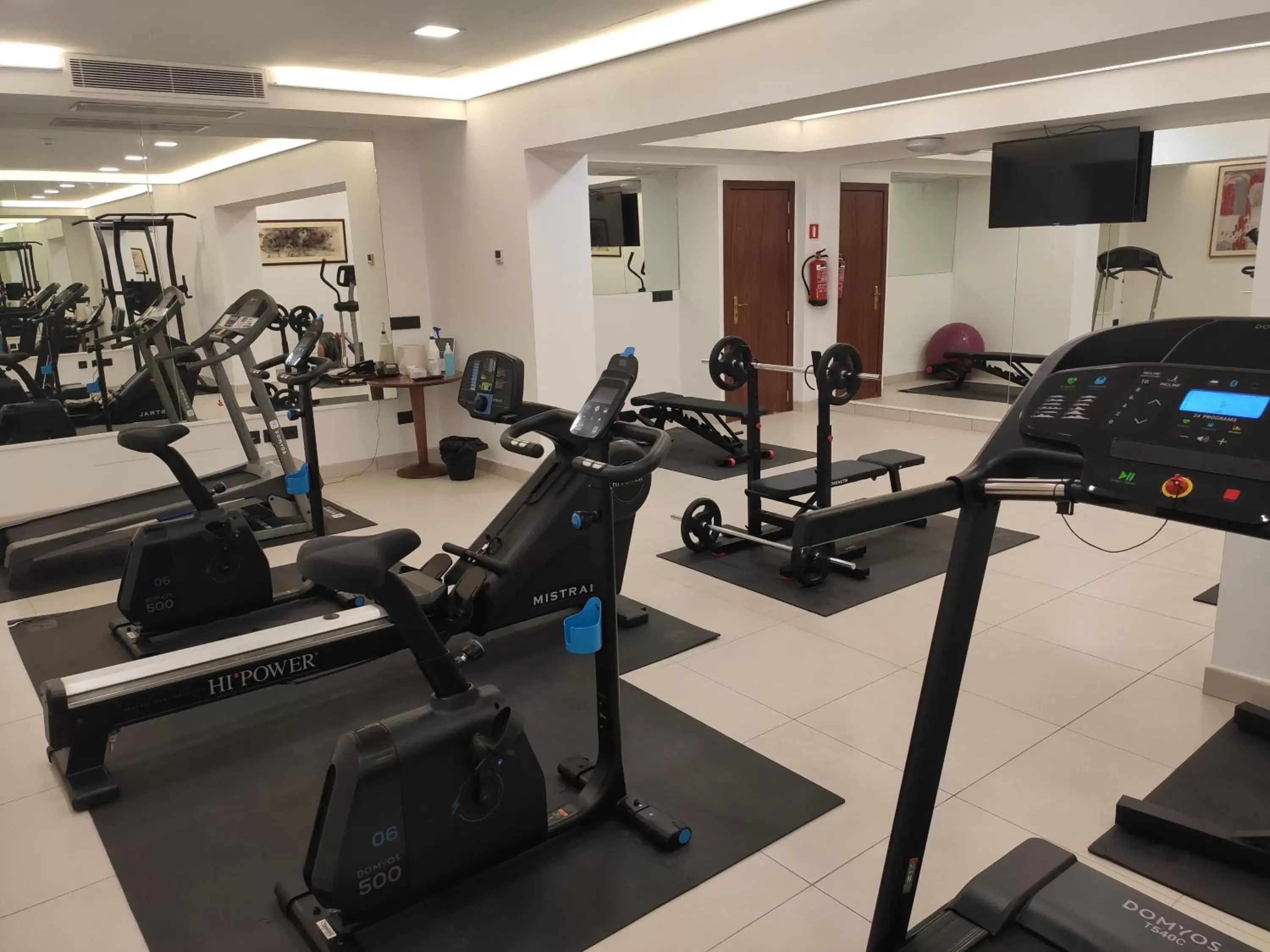 Fitness centre/facilities in Hotel Mirador Fitness centre/facilities in Hotel Mirador