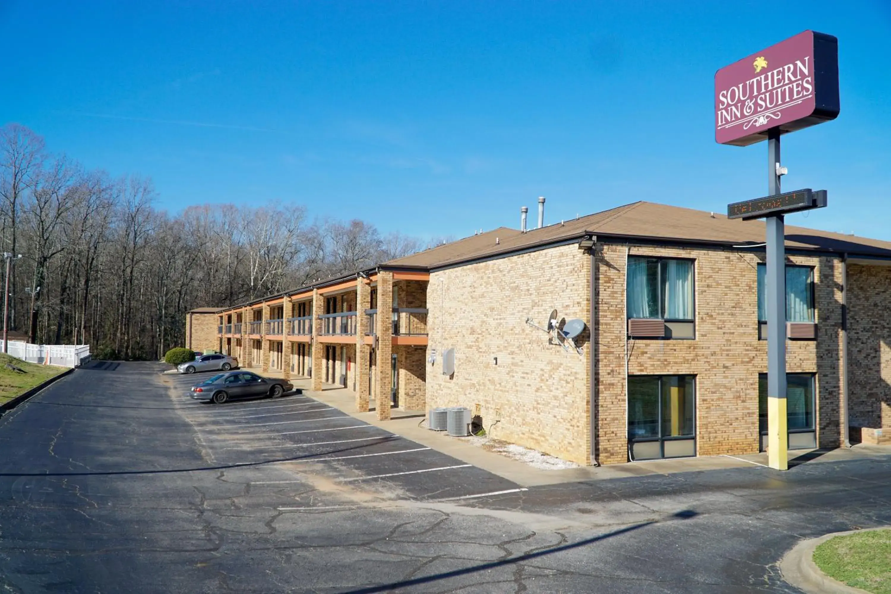 Property Building in Econo Lodge Inn Suites