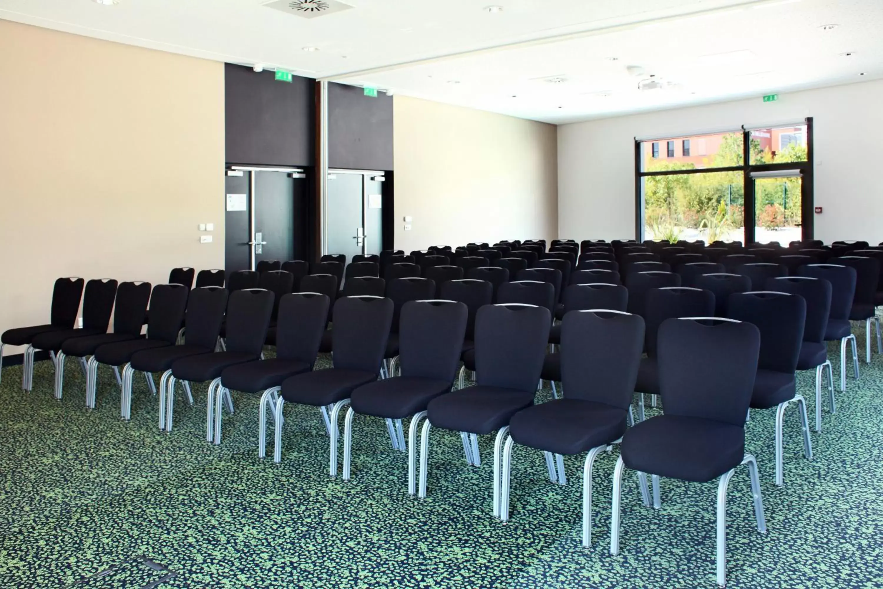 Meeting/conference room in Holiday Inn Express Montpellier - Odysseum, an IHG Hotel