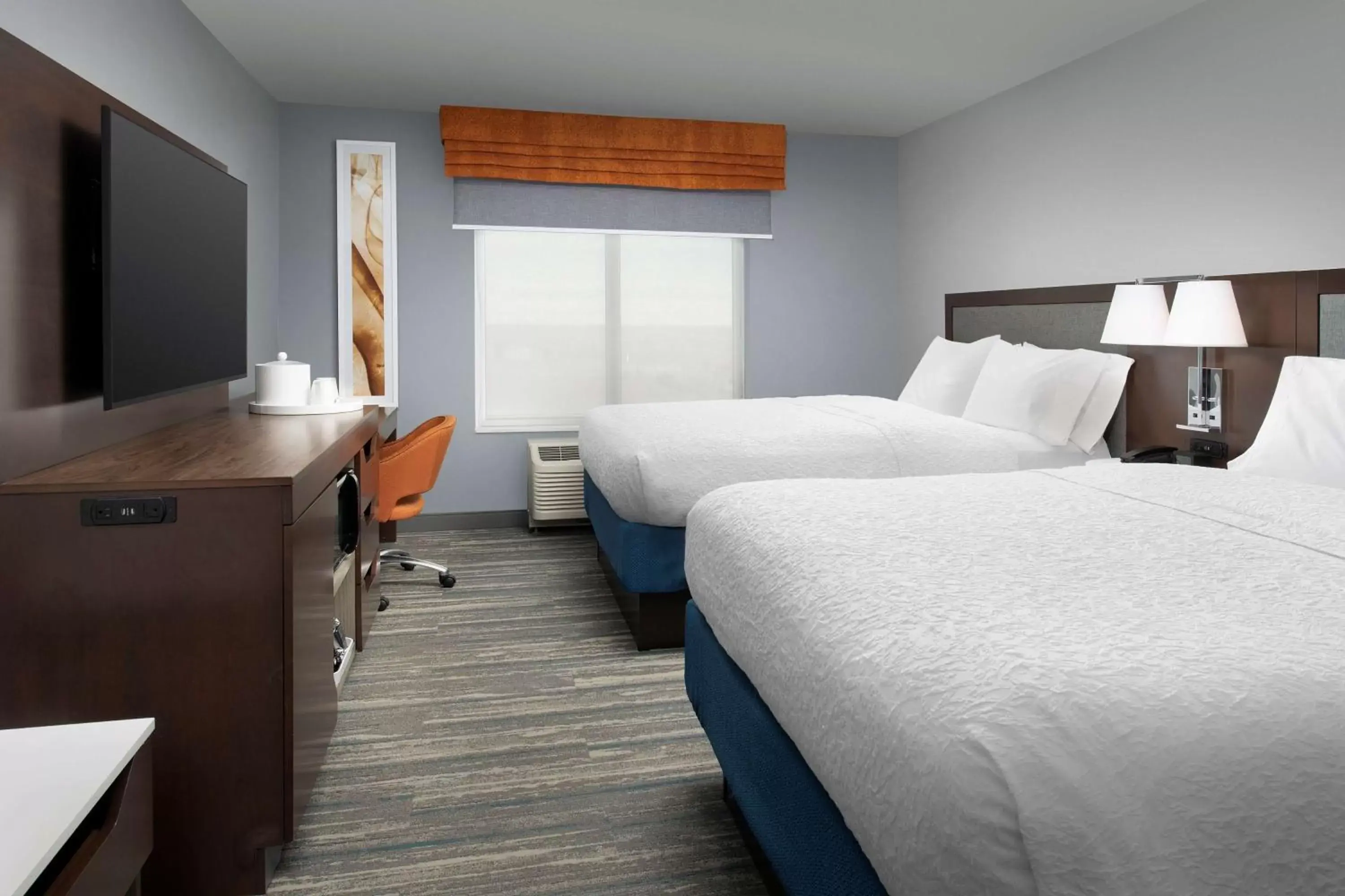 Bed in Hampton Inn & Suites Rapid City Rushmore, SD