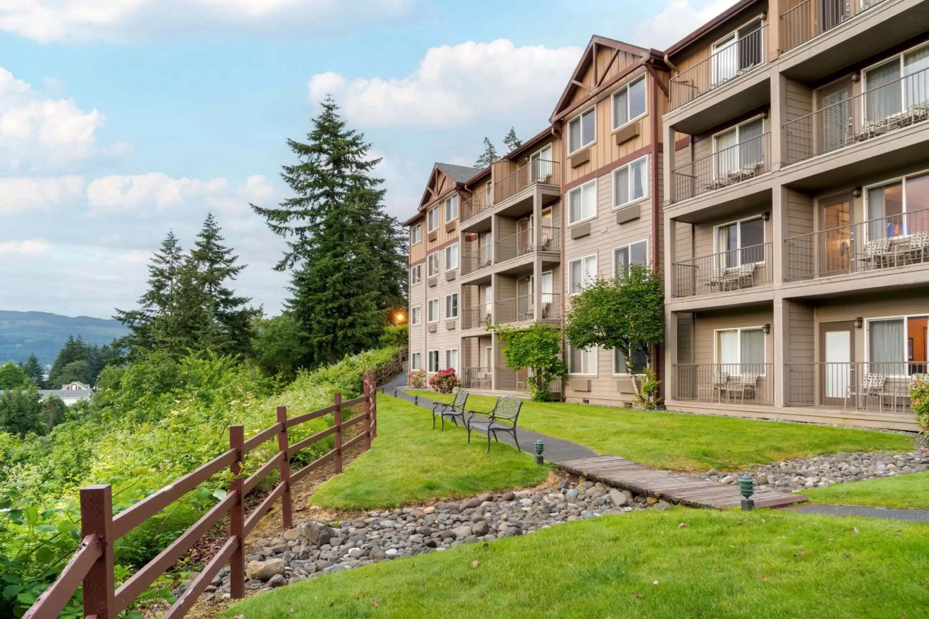 Property Building in Best Western Plus Columbia River Inn