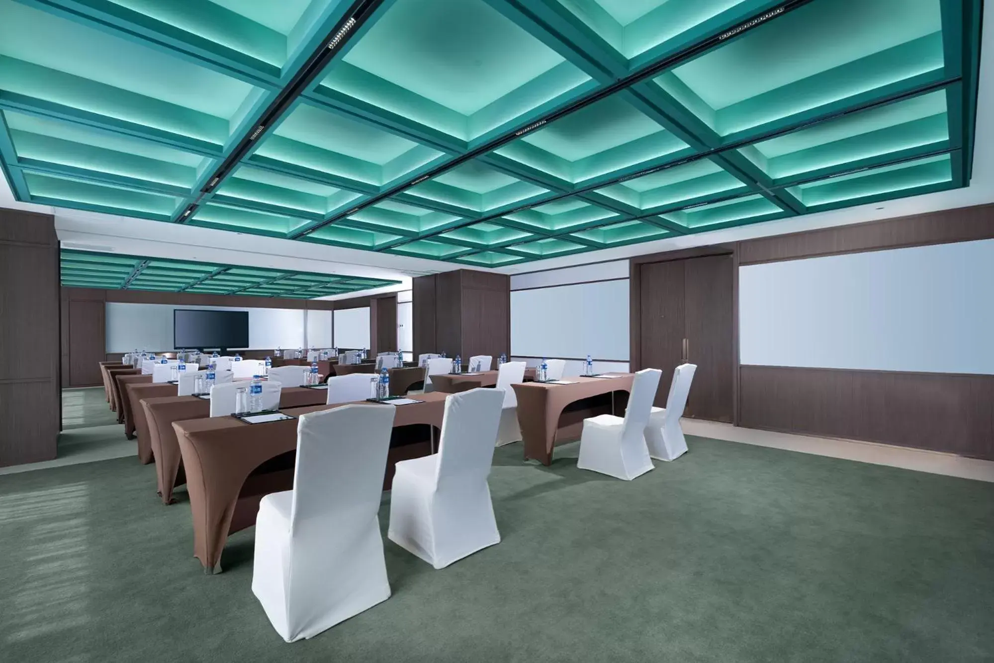 Meeting/conference room in Holiday Inn Beijing Focus Square, an IHG Hotel