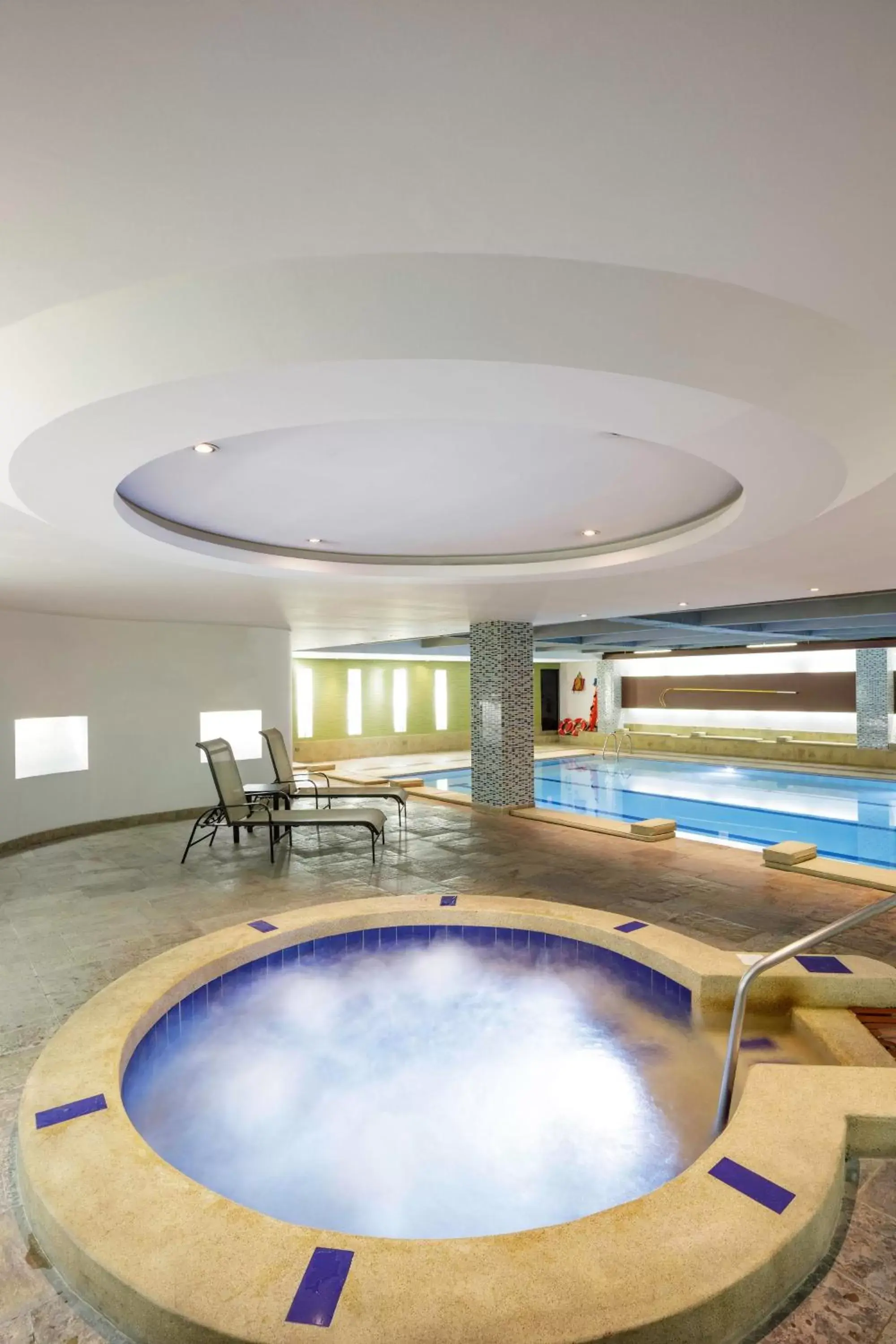 Swimming Pool in Sheraton Bogotá Hotel