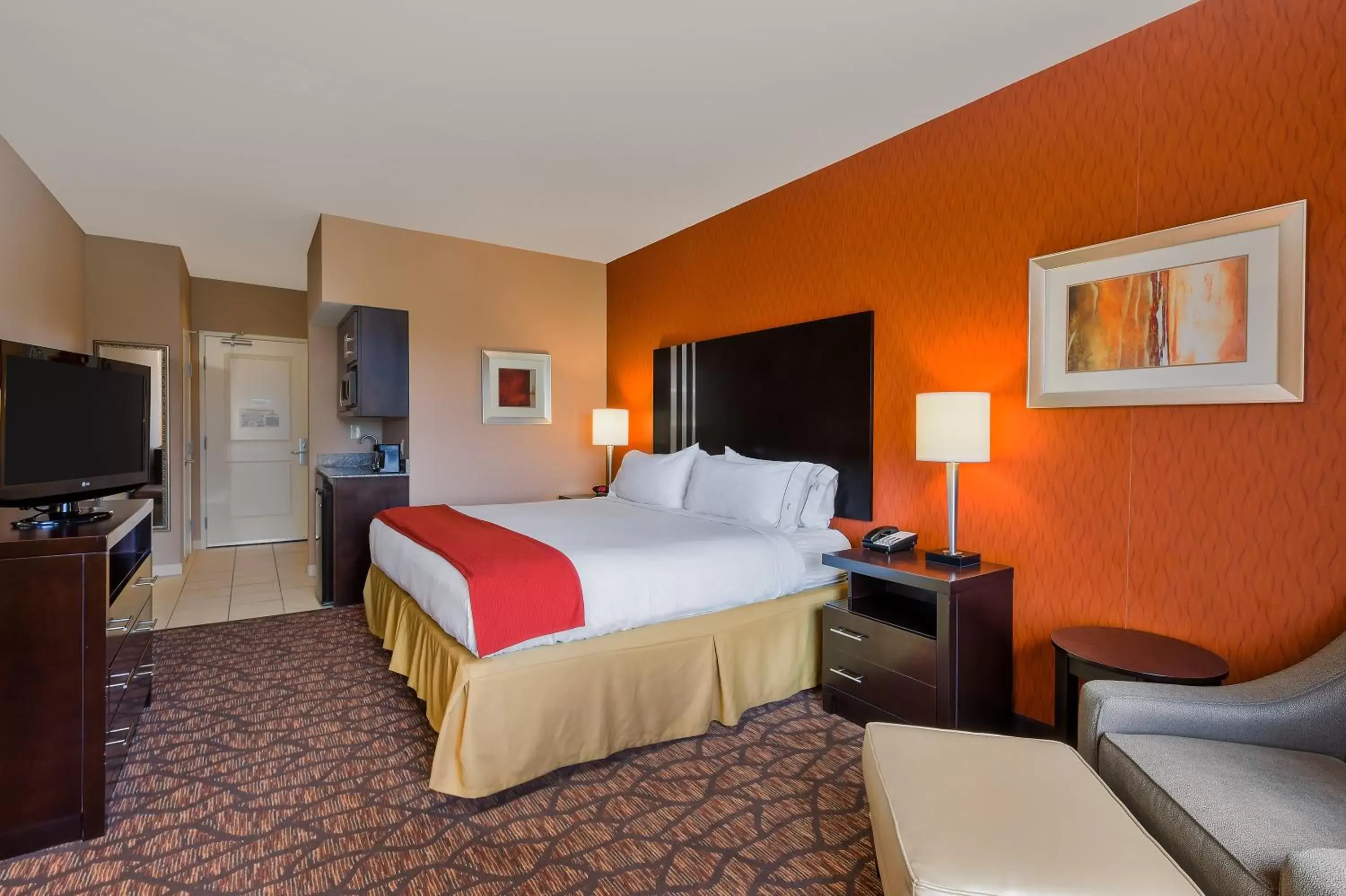 Bed in Holiday Inn Express and Suites Alpine by IHG Bed in Holiday Inn Express and Suites Alpine by IHG