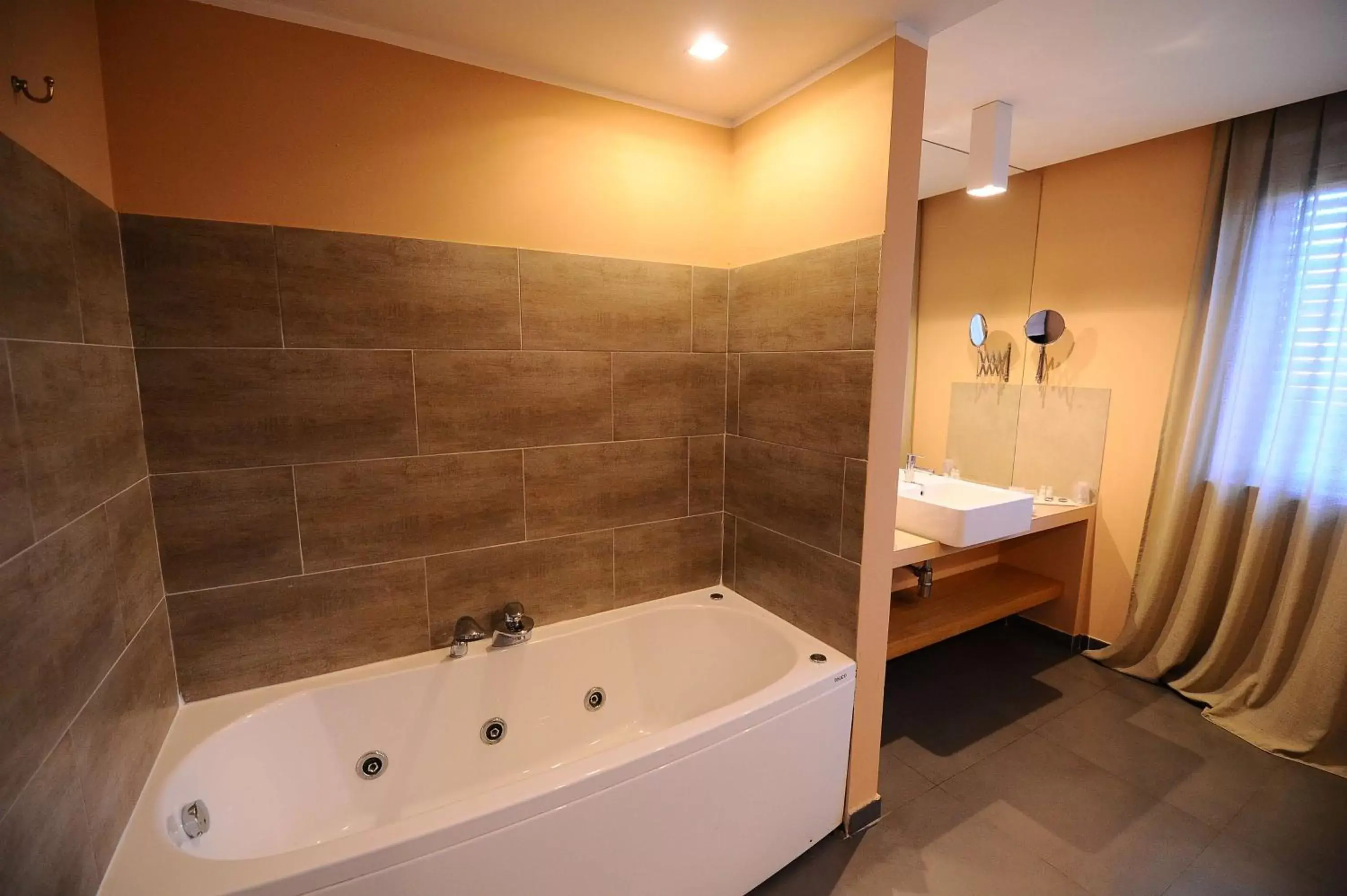 Bathroom in Casena Dei Colli, Sure Hotel Collection By Best Western