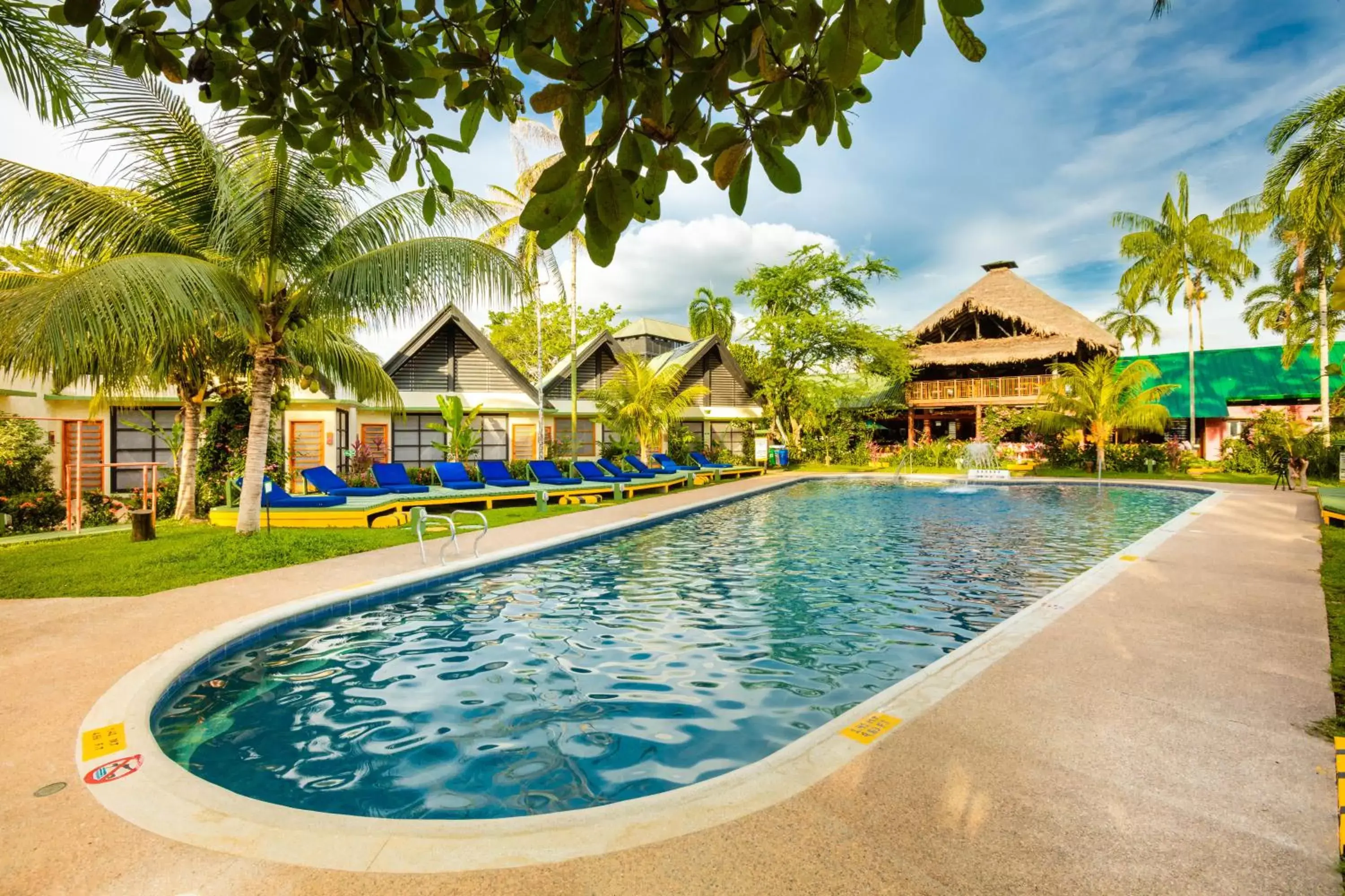 Swimming Pool in Decameron Decalodge Ticuna