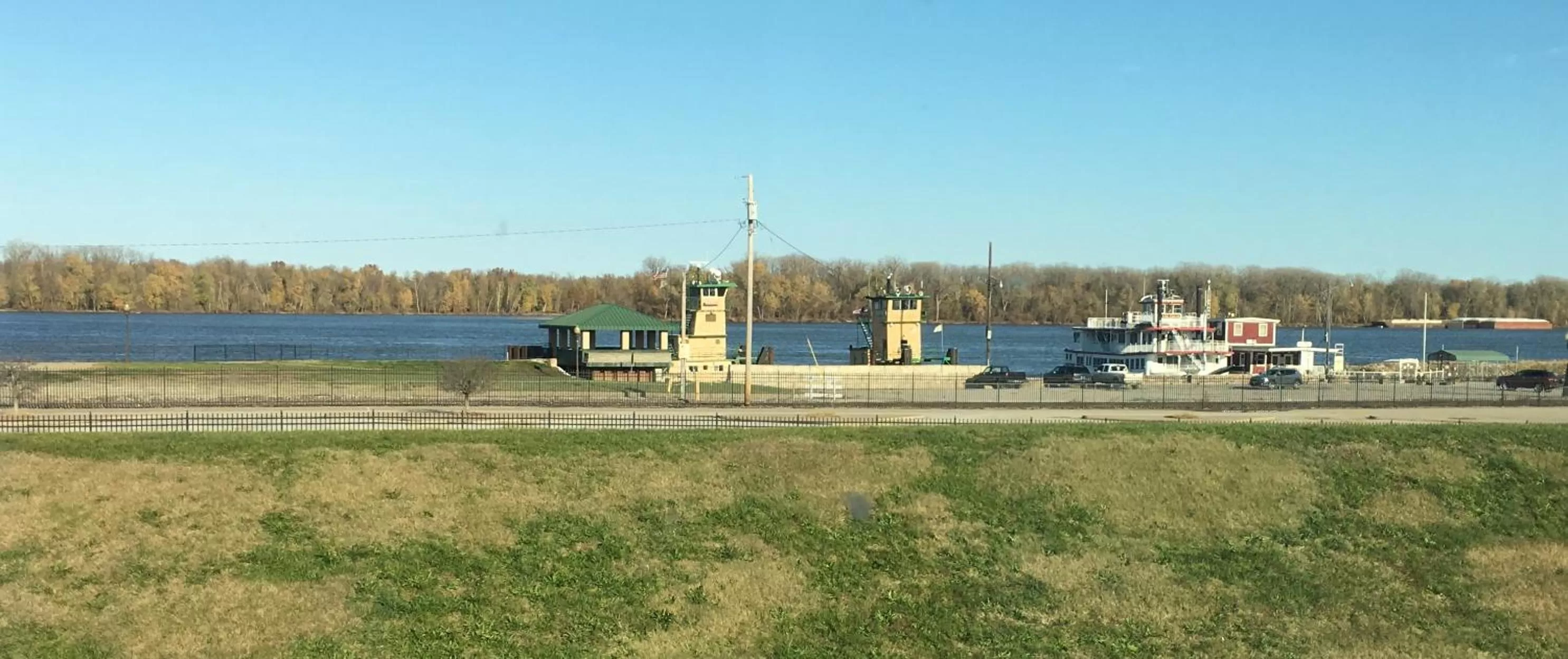 Natural landscape in Riverside inn hannibal