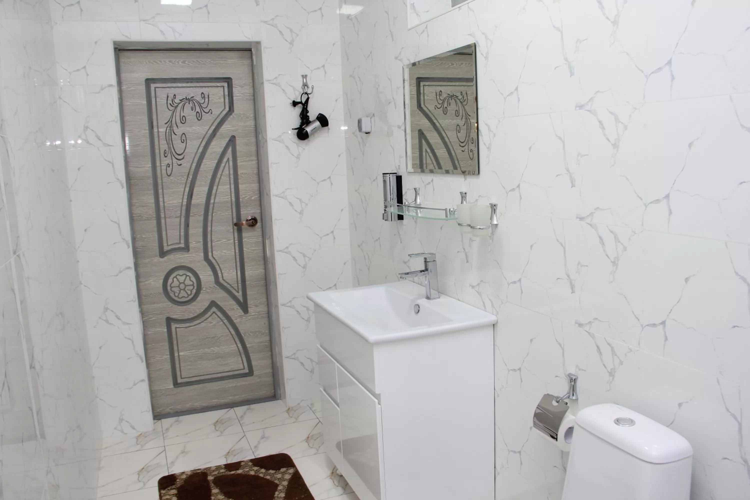 Shower in Anvar's Guests