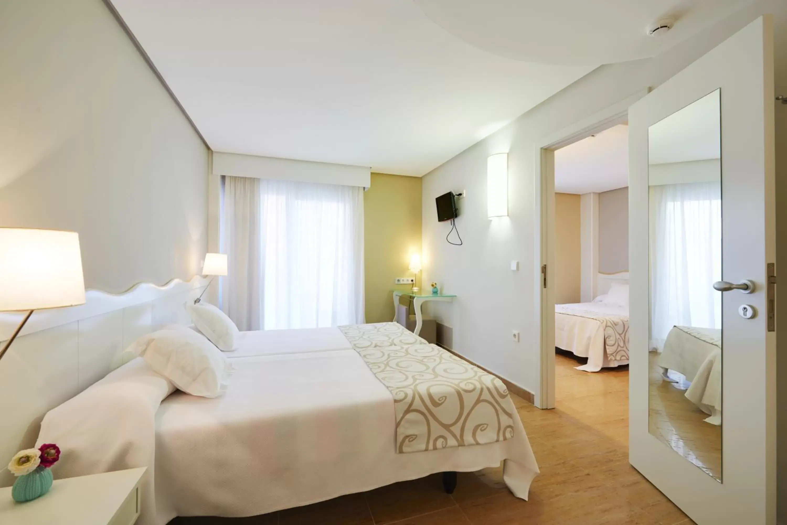 Photo of the whole room, Bed in Hotel Meridional Photo of the whole room, Bed in Hotel Meridional