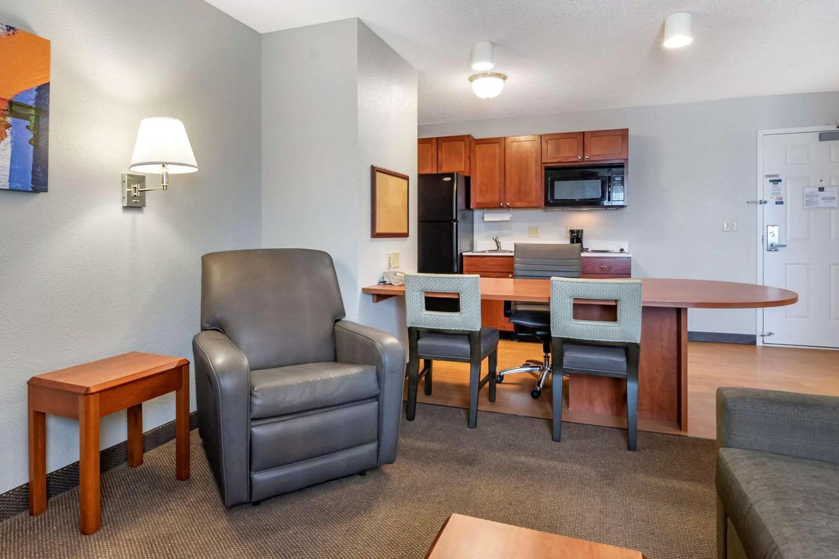 Accessible Efficiency Queen Suite - Non Smoking in MainStay Suites Emporia