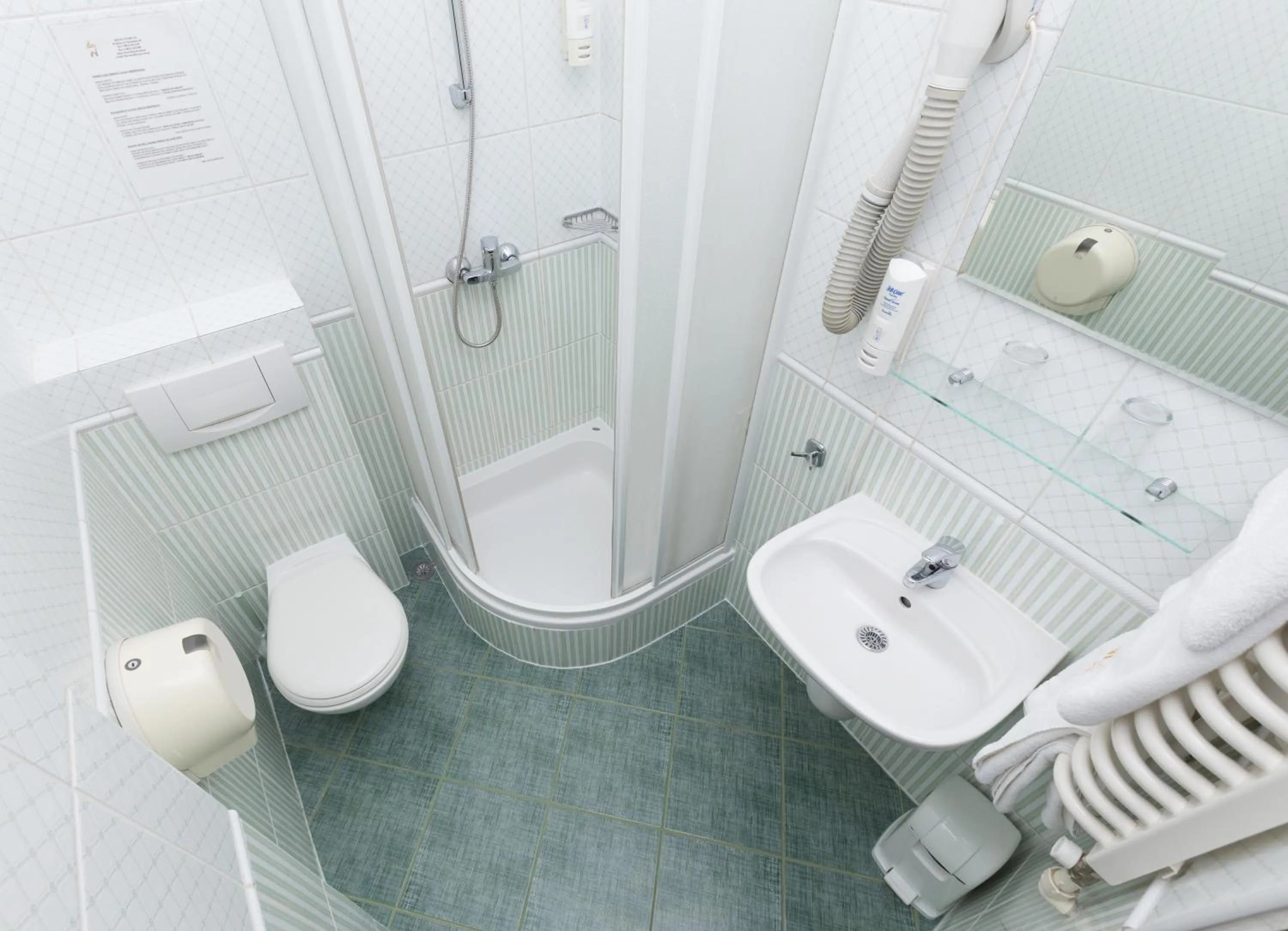 Bathroom in Hotel Floryan Old Town