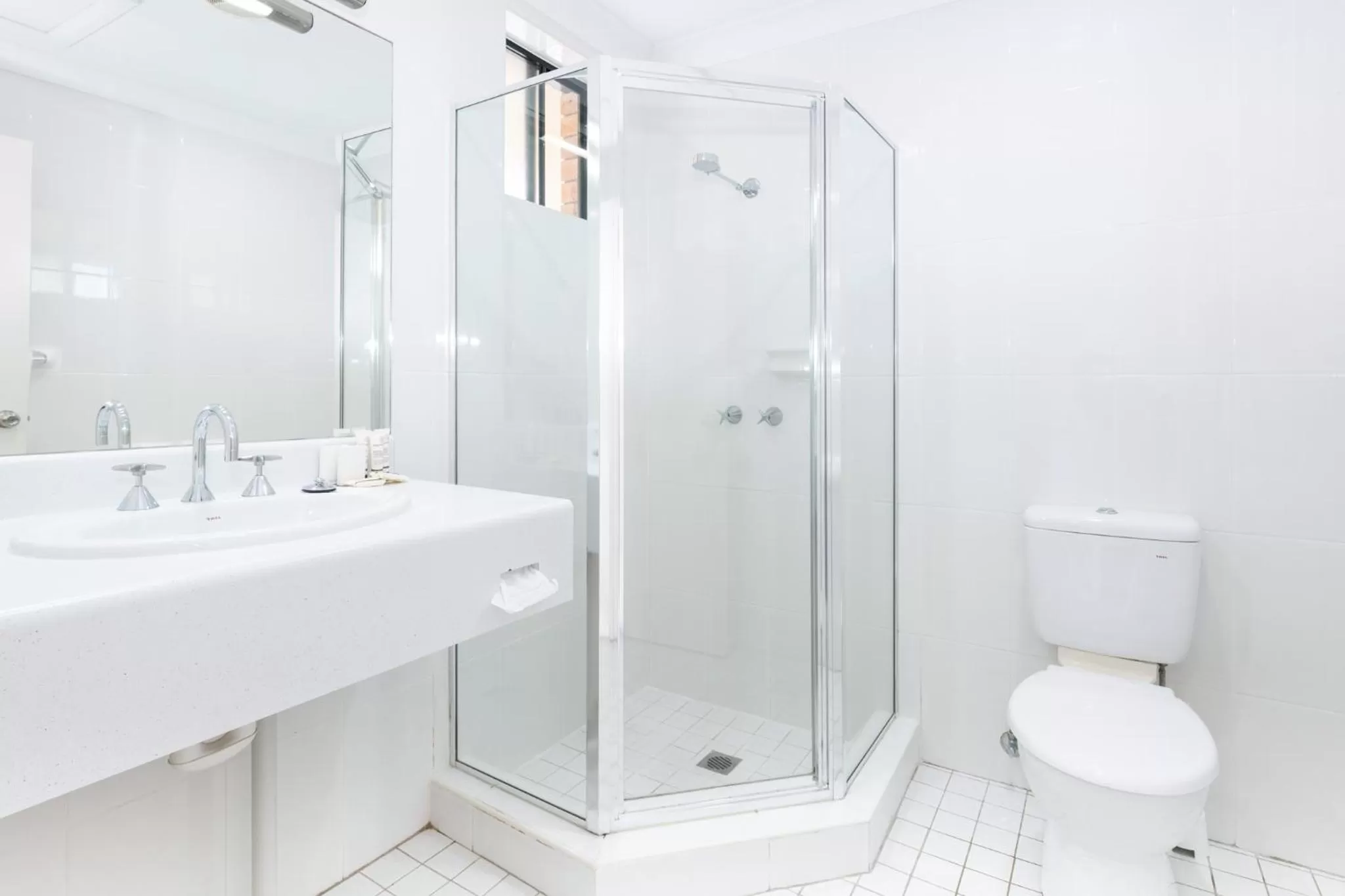 Bathroom in Zig Zag Motel & Apartments