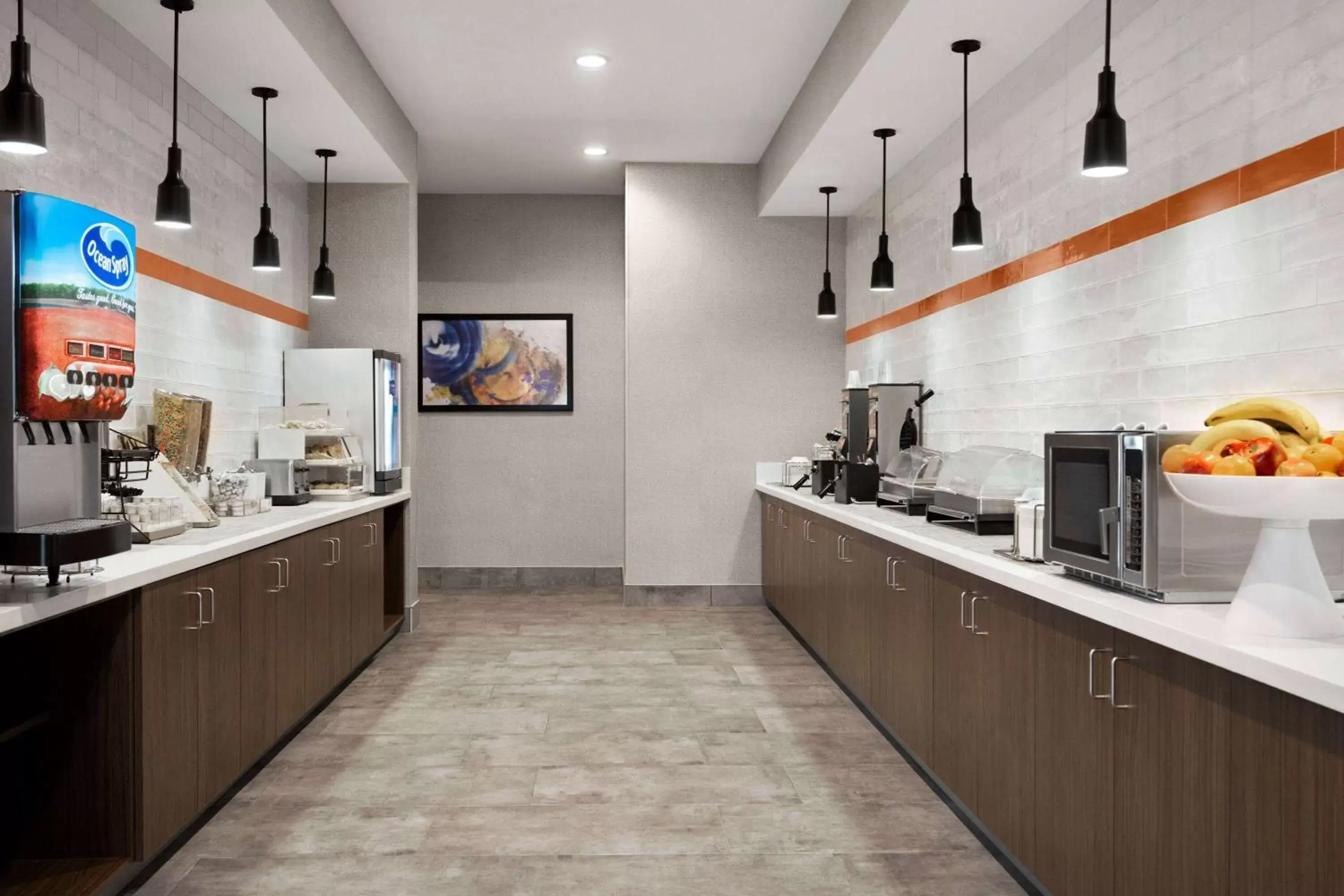 Breakfast, Kitchen/Kitchenette in La Quinta Inn & Suites by Wyndham Del Rio