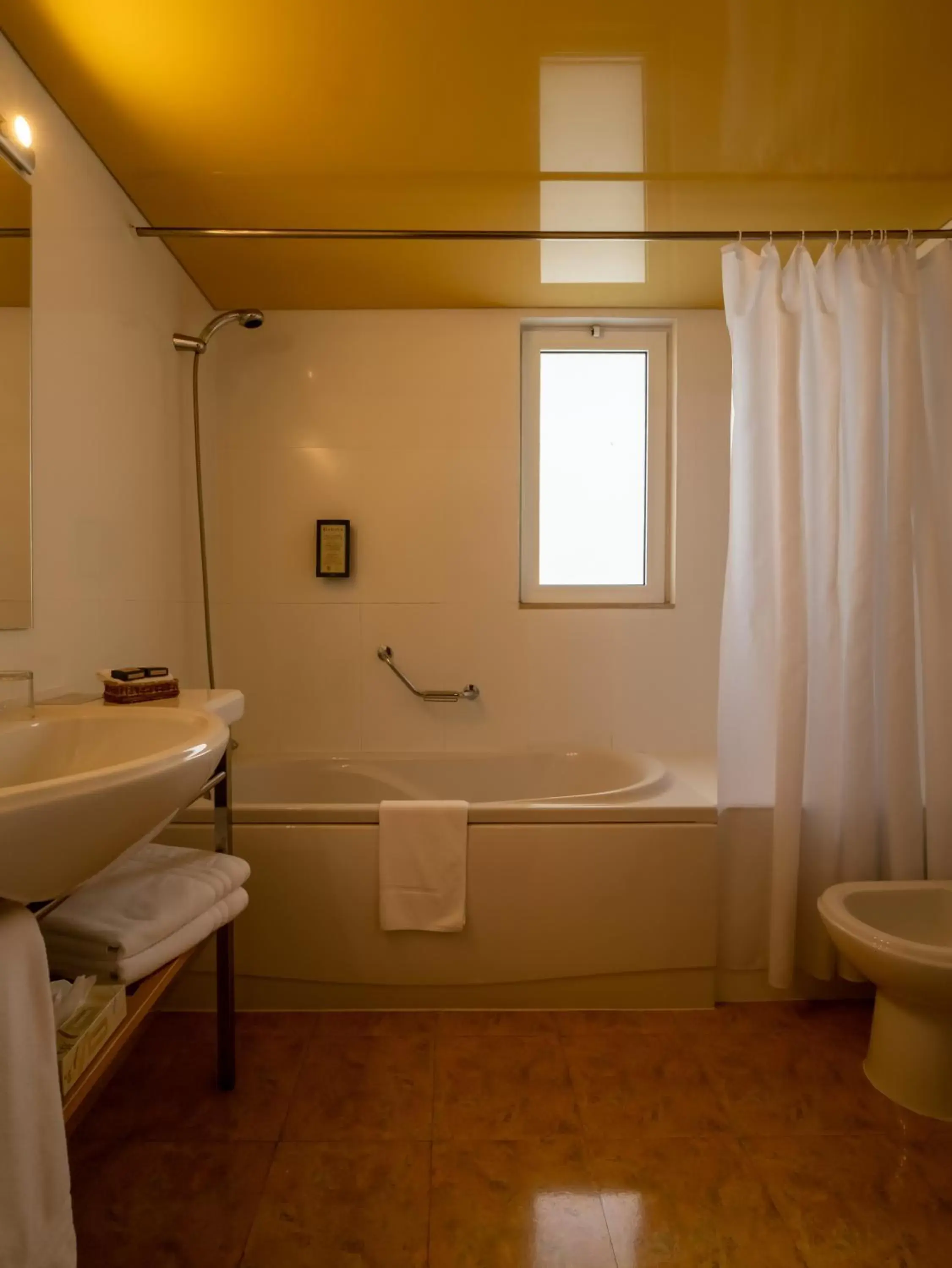 Bathroom in Hotel Do Colegio