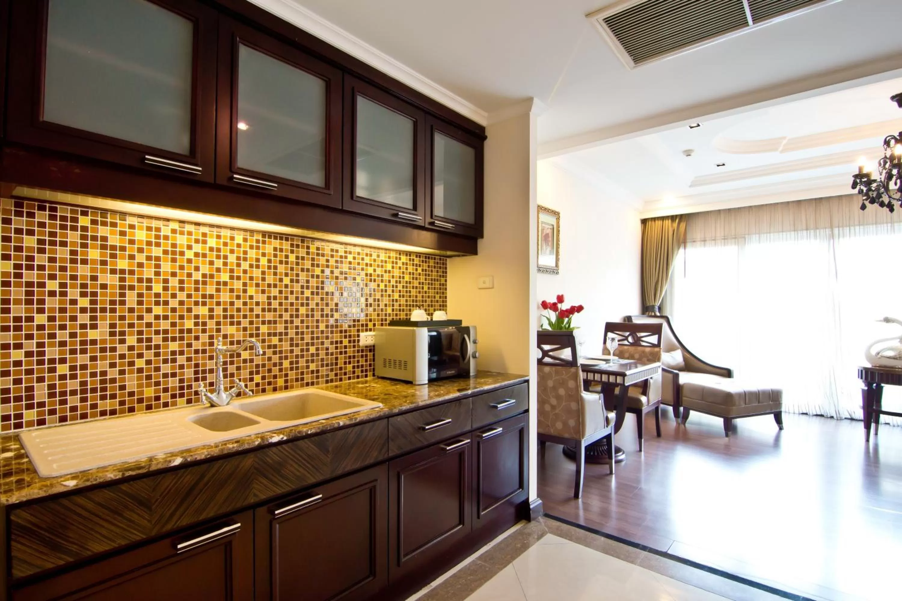 Kitchen or kitchenette in LK Residence
