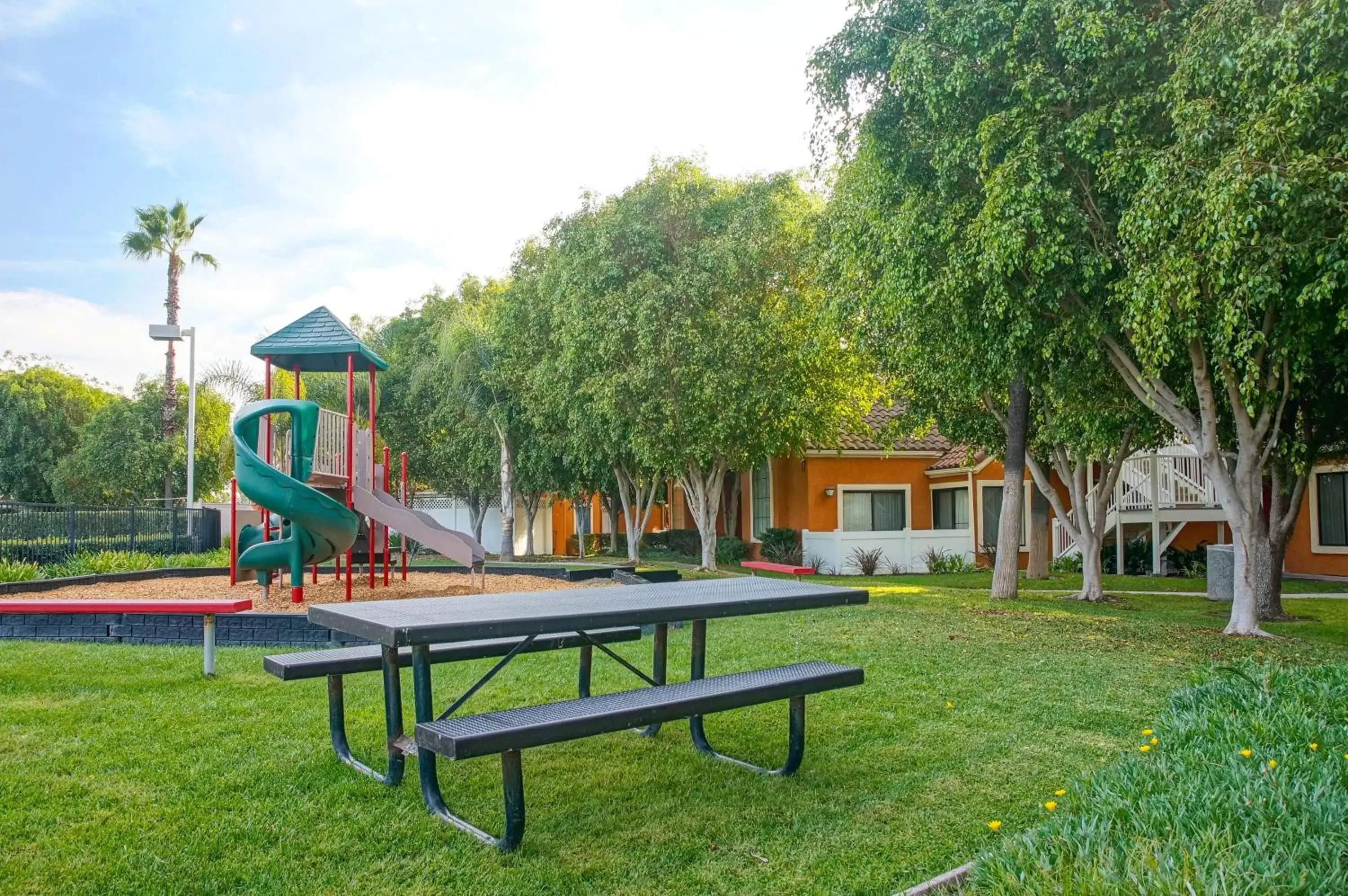 Children play ground, Children's Play Area in Clementine Hotel & Suites Anaheim