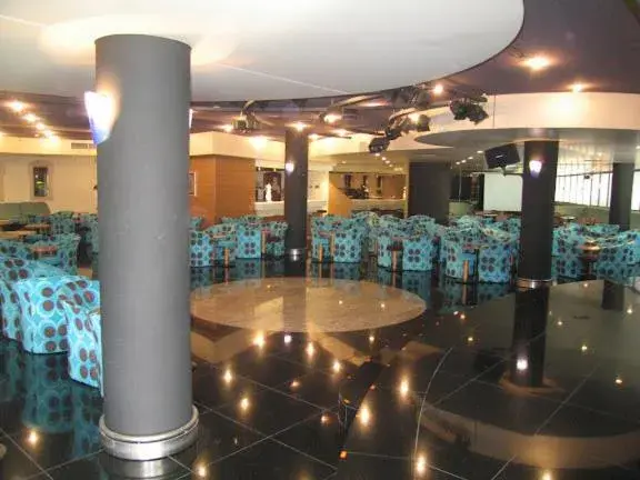 Lobby or reception in Suite Hotel Jardins Da Ajuda Lobby or reception in Suite Hotel Jardins Da Ajuda