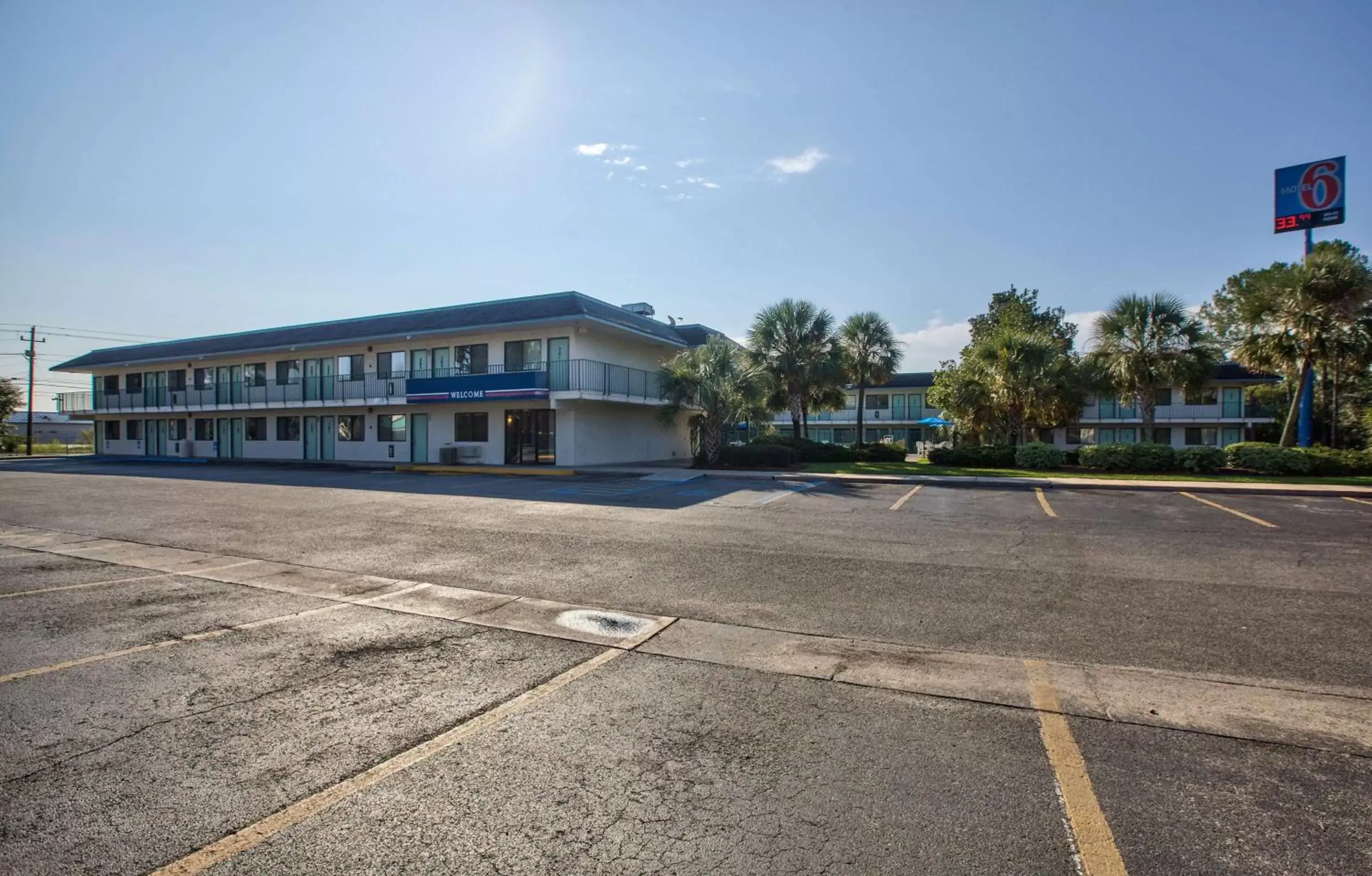 Property Building in Motel 6-Valdosta, GA - University