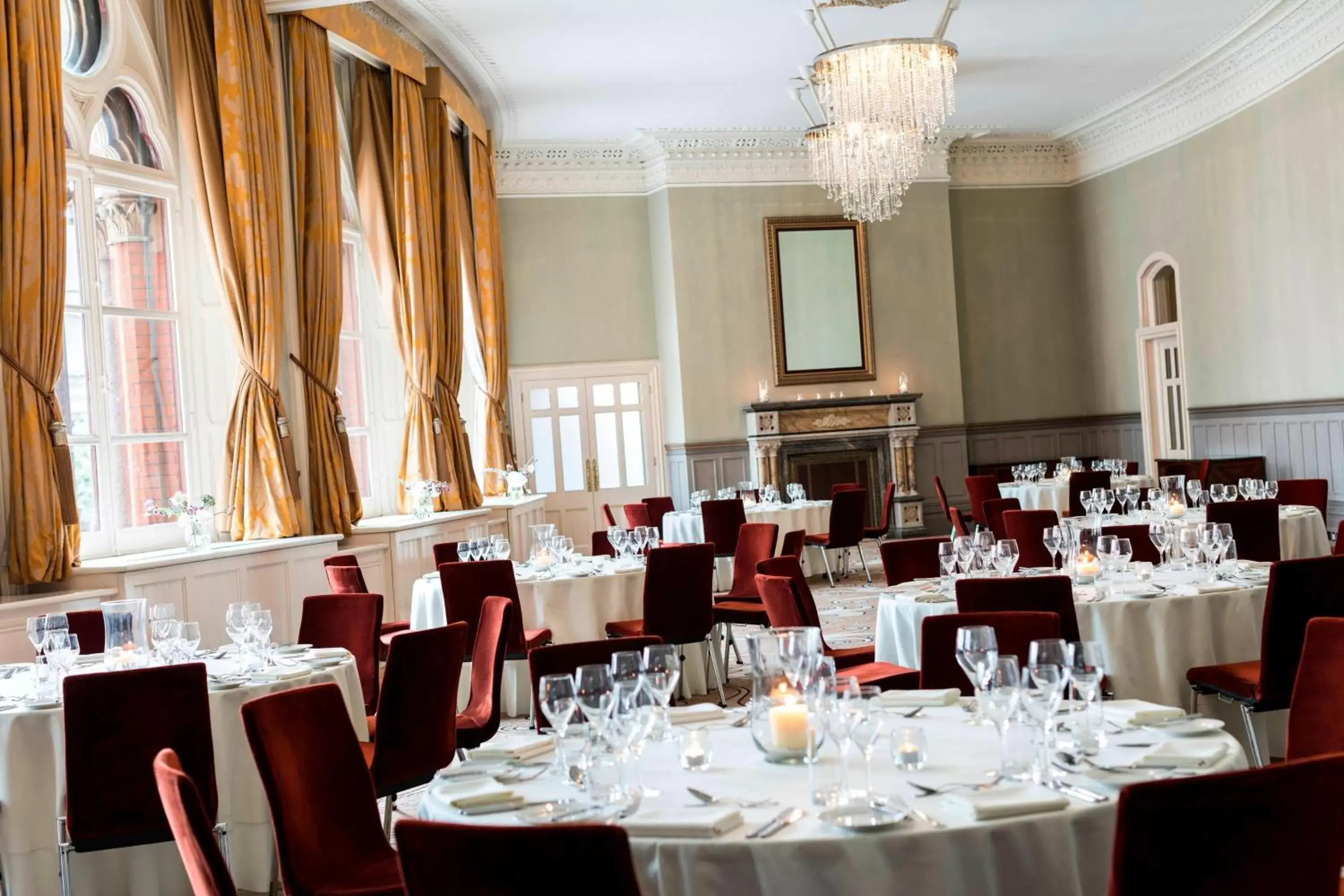 Meeting/conference room, Restaurant/Places to Eat in St. Pancras Renaissance Hotel London