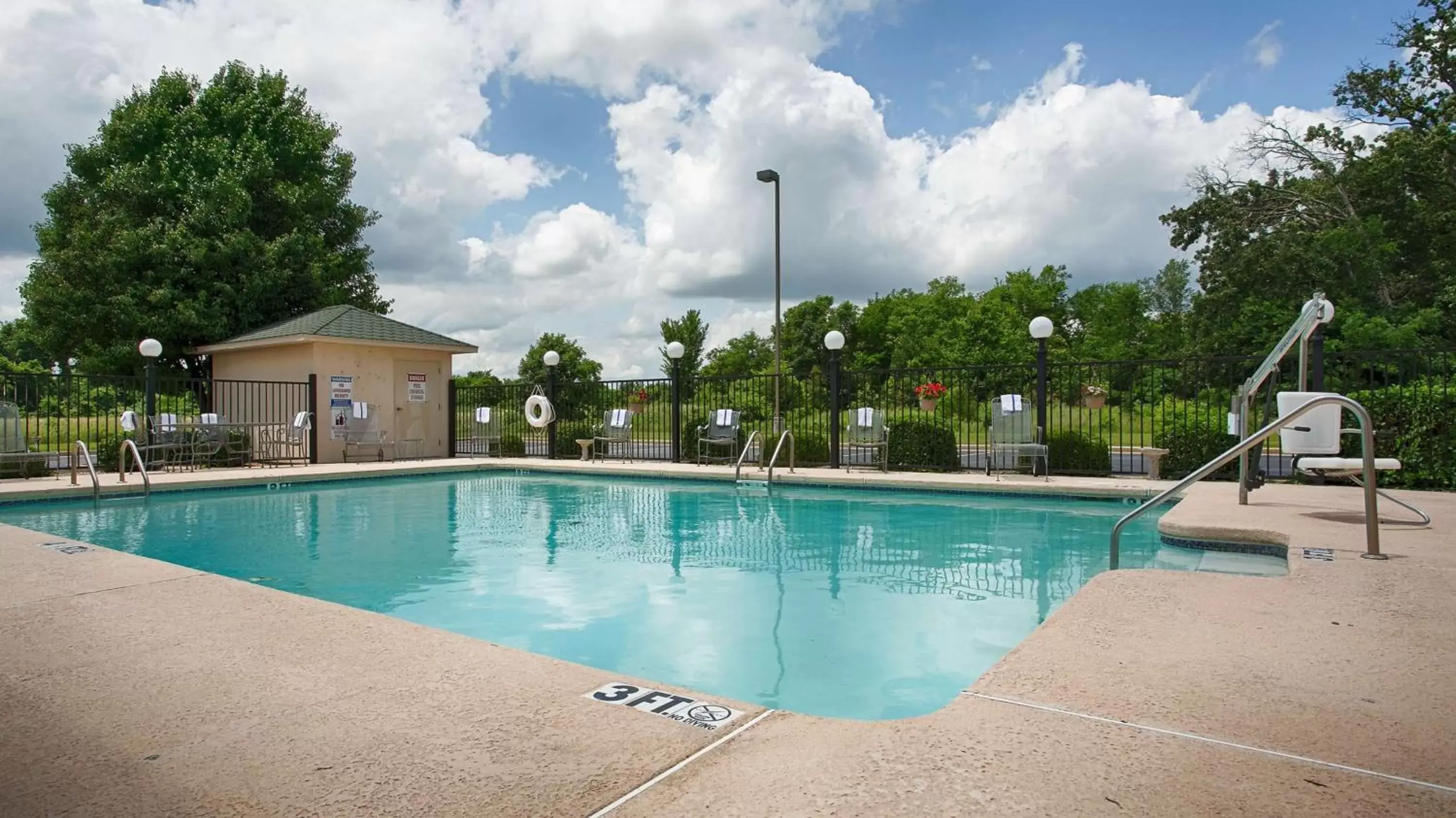 On site, Swimming Pool in Best Western Big Spring Lodge