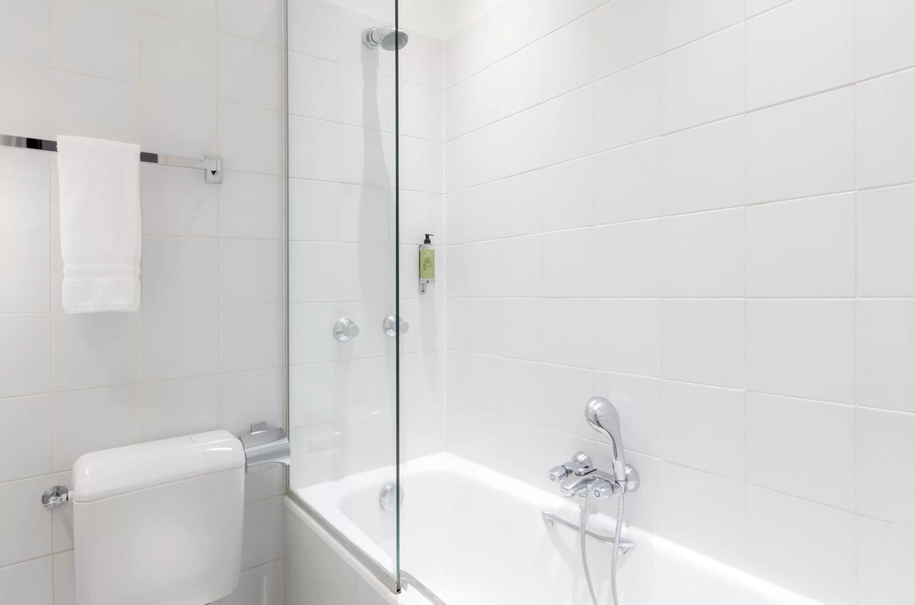 Bathroom in Résidence Charles Floquet