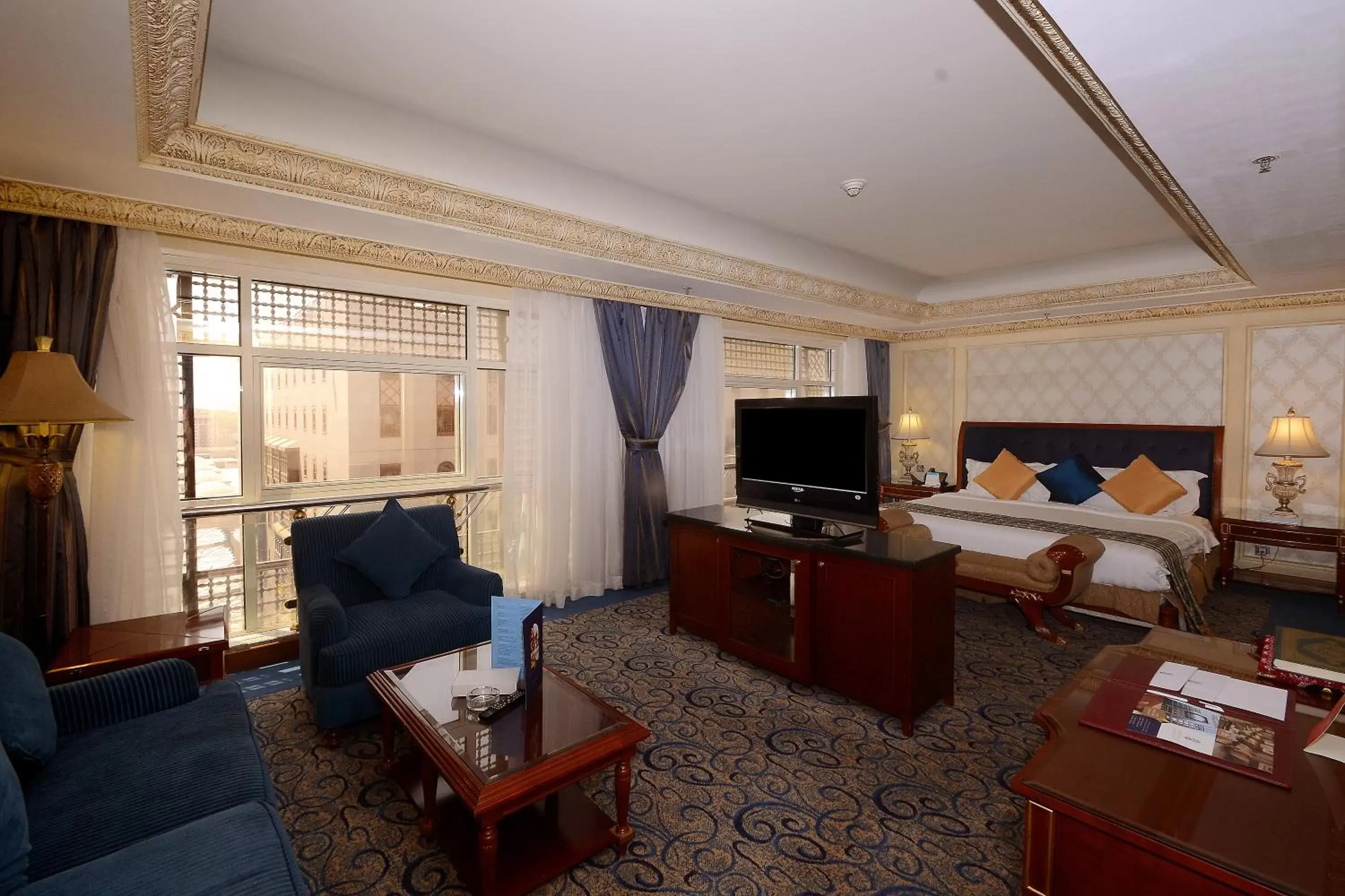 Bed, Seating Area in Al Rawda Royal Inn