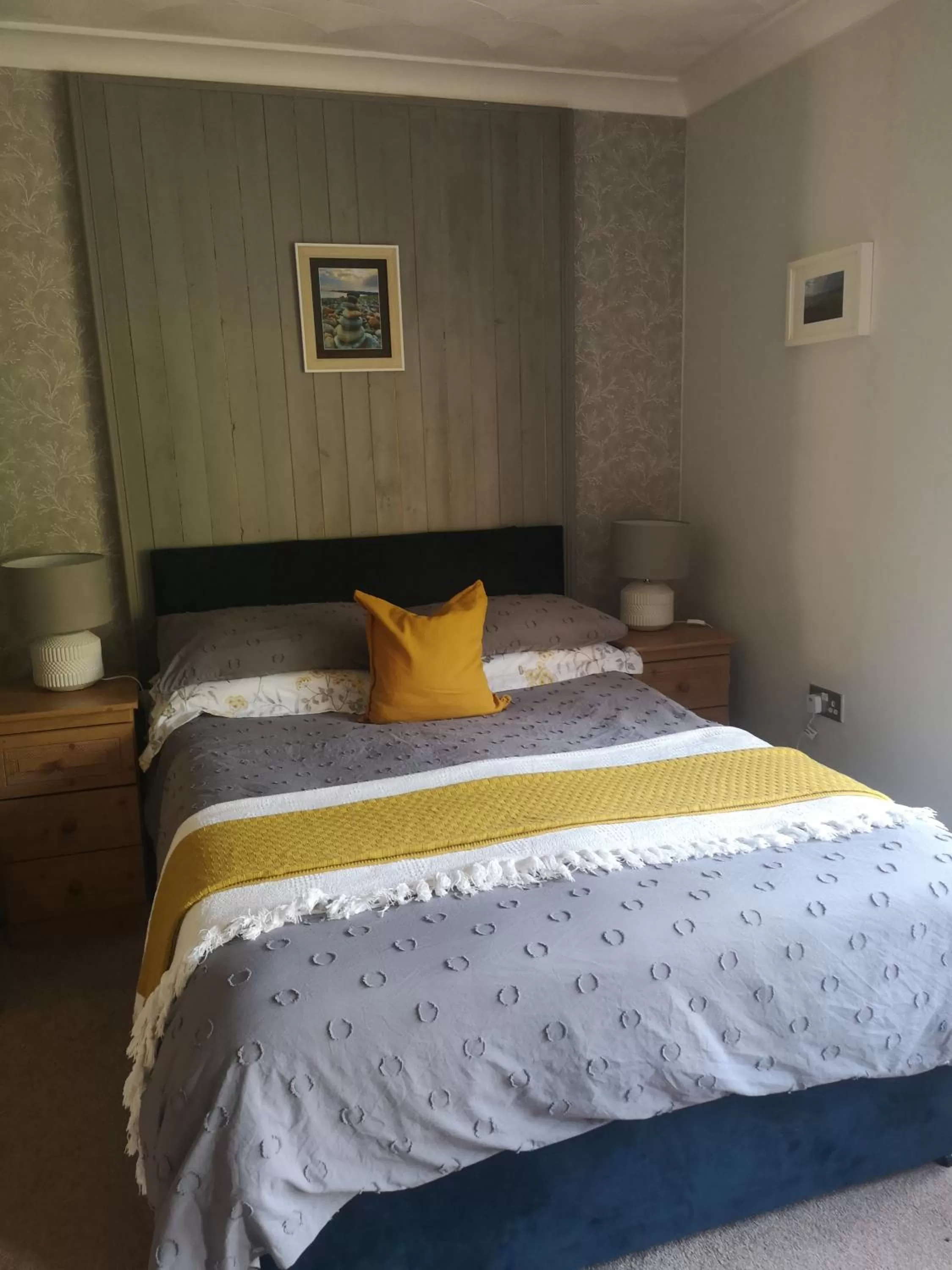 Bed in Y Cuddfan Gower