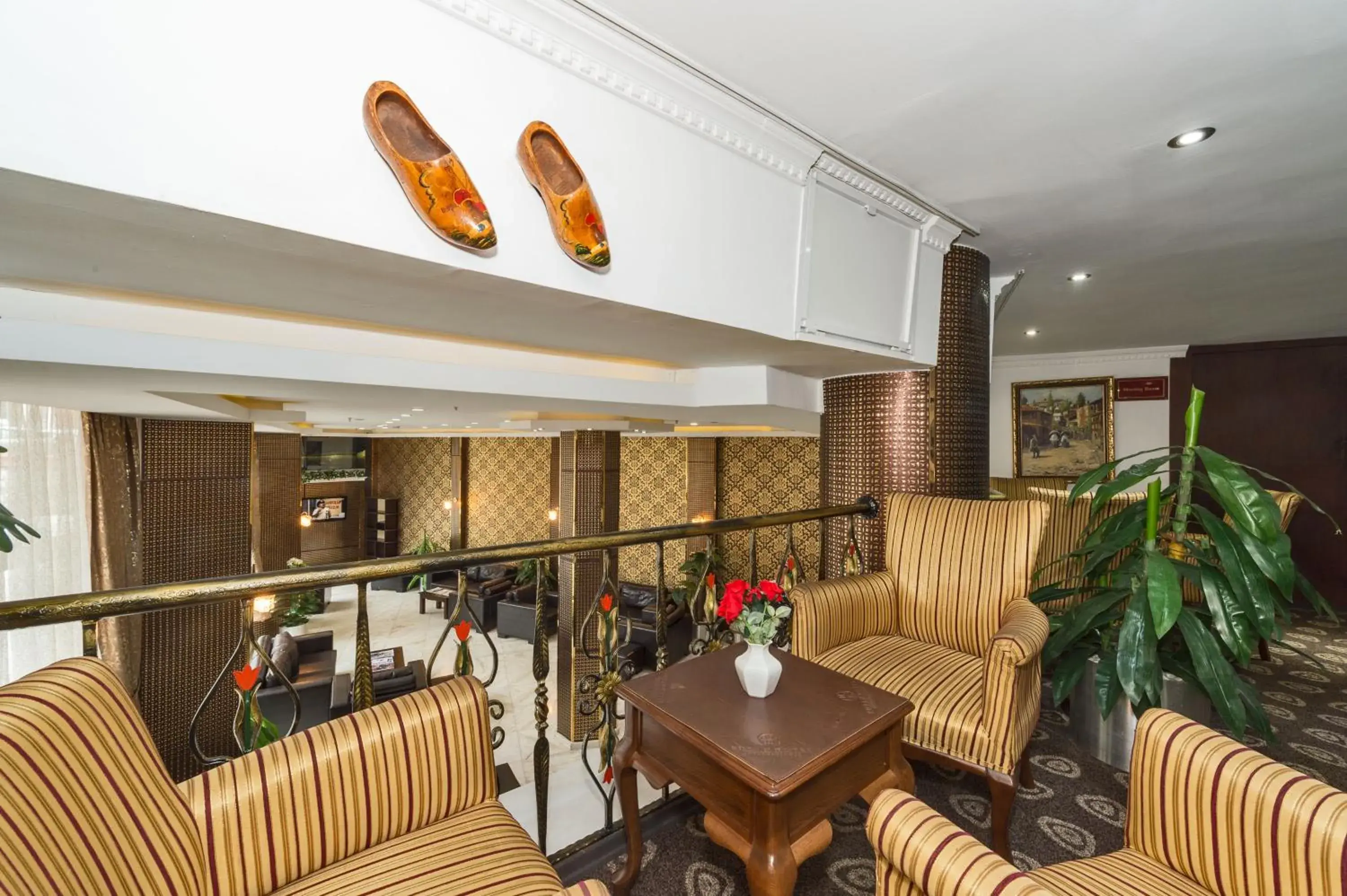 Lounge or bar, Restaurant/Places to Eat in Kuran Hotel International