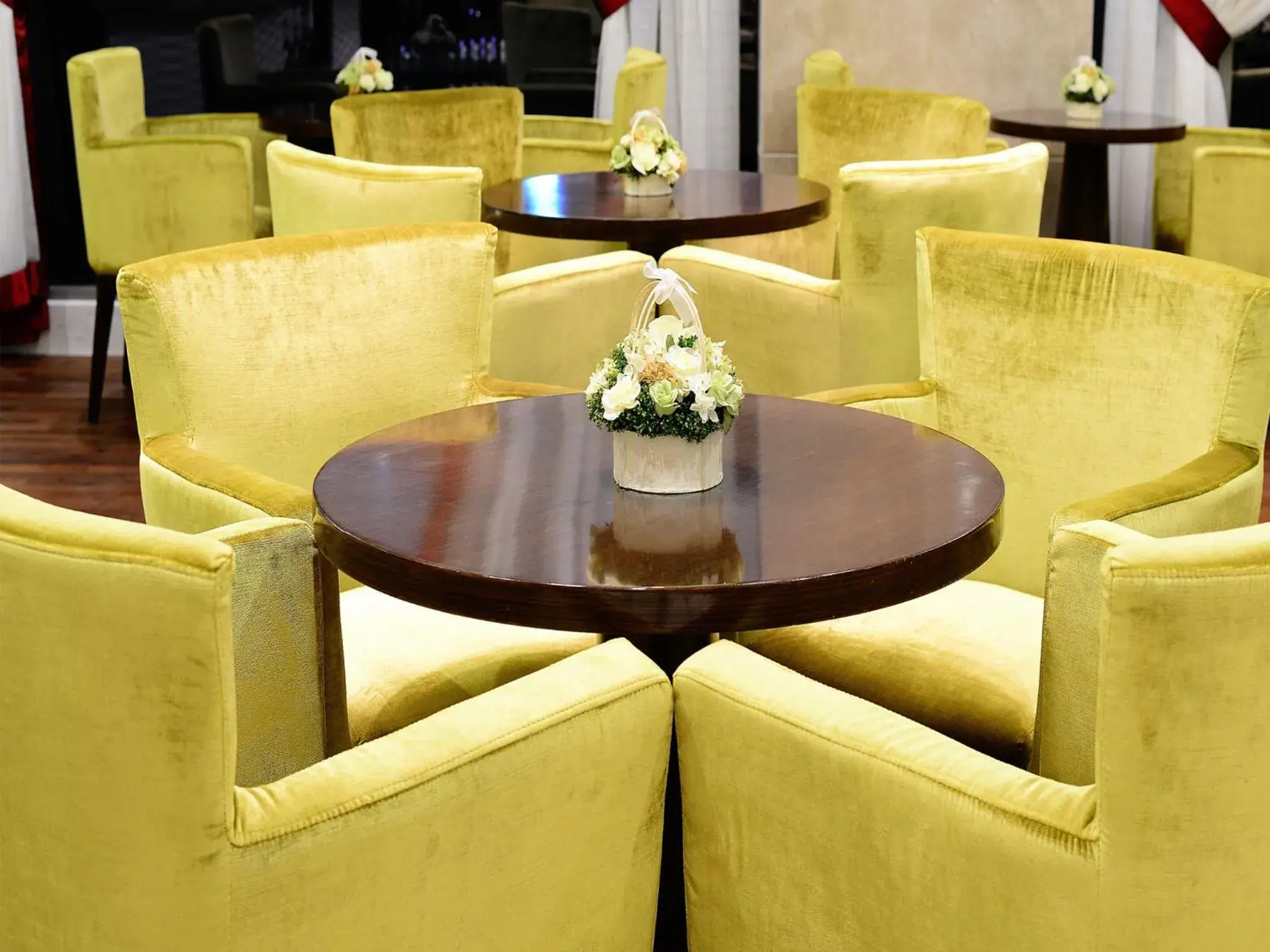 Restaurant/places to eat in Landmark Premier Hotel Restaurant/places to eat in Landmark Premier Hotel