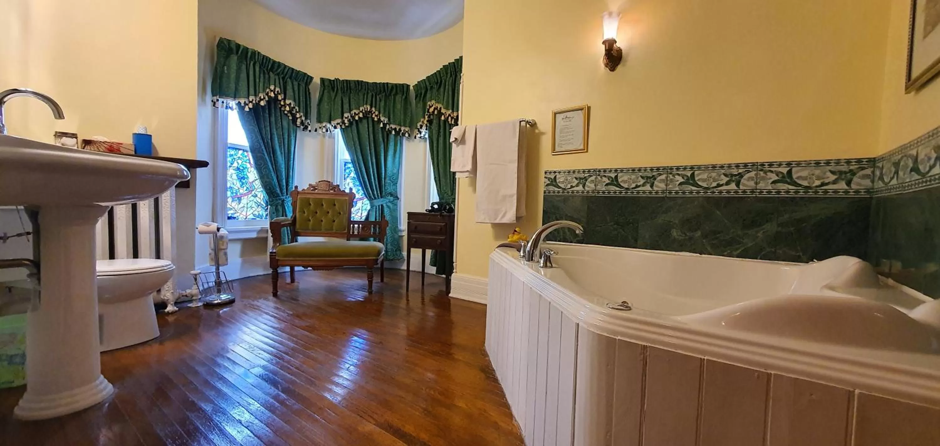 Bathroom in A Moment in Time Bed and Breakfast