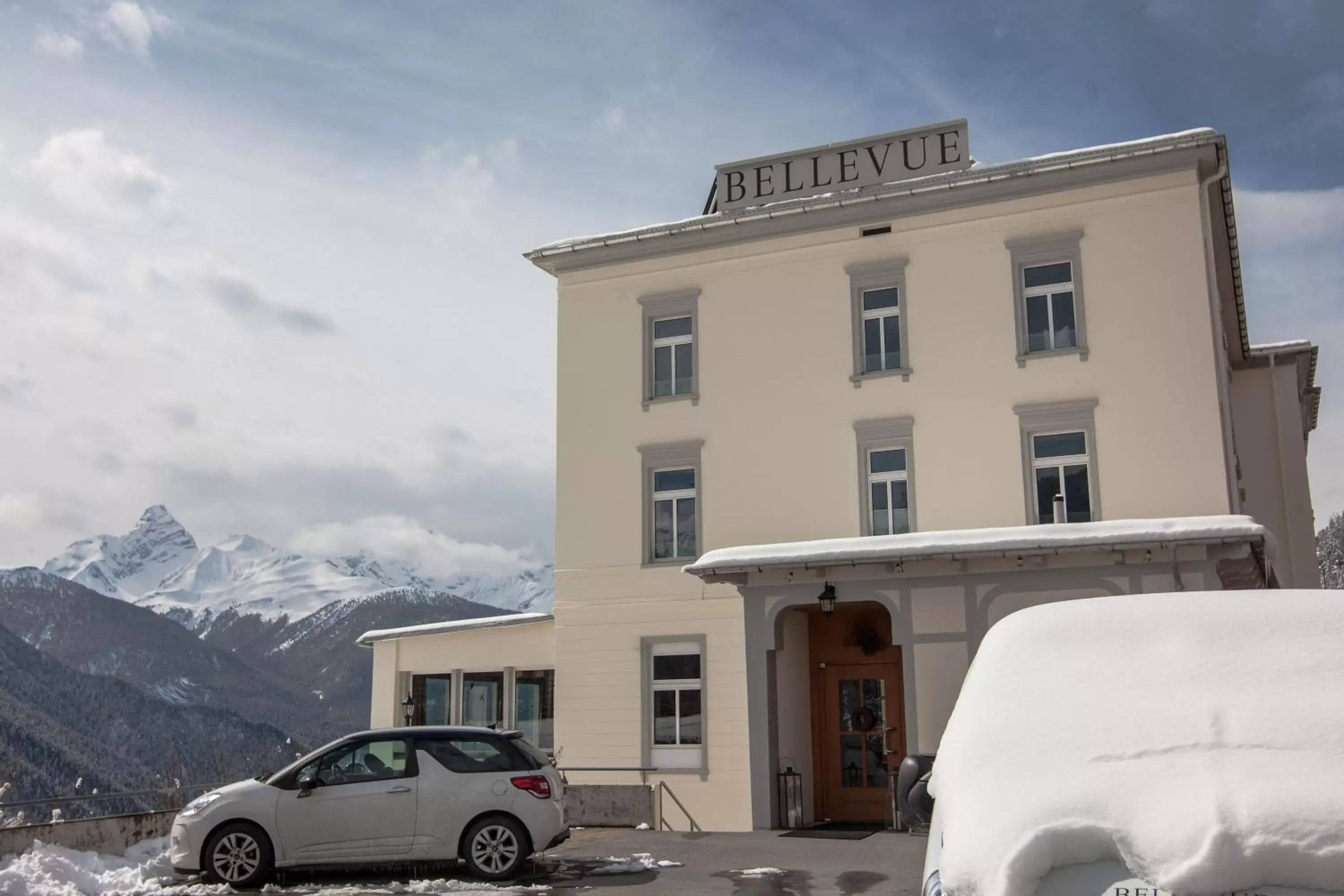 Facade/entrance, Property Building in Boutique Hotel Bellevue Wiesen